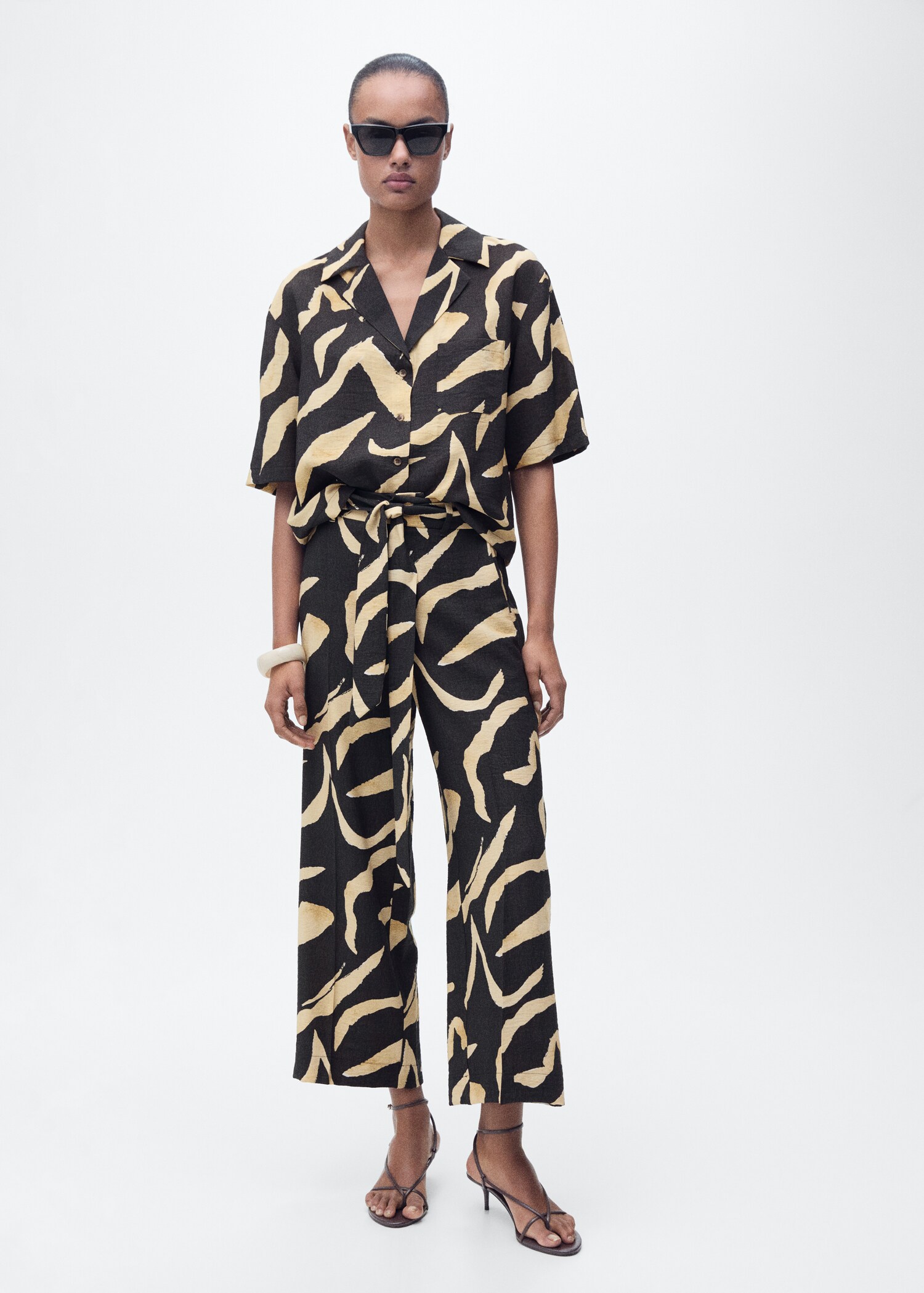 Gerade bedruckte Hose mit Gürtel - Allgemeine Ansicht