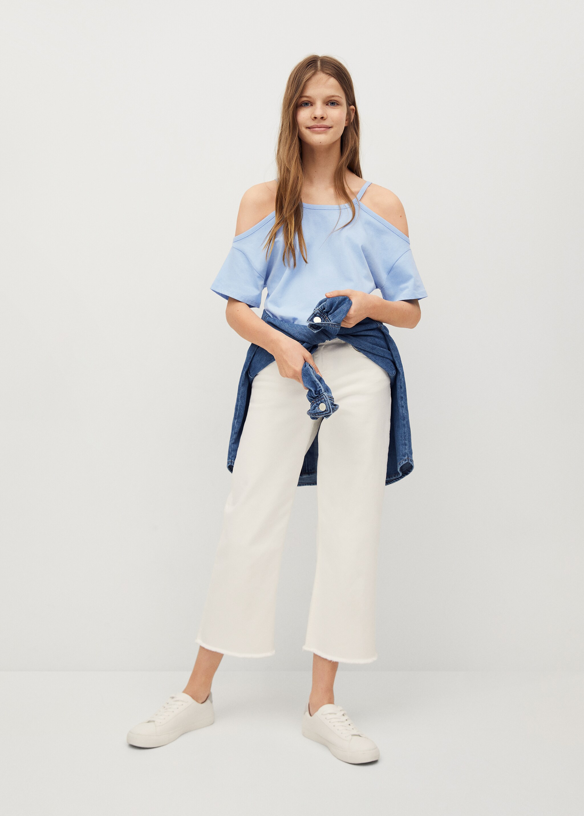 Off shoulders T-shirt - General plane