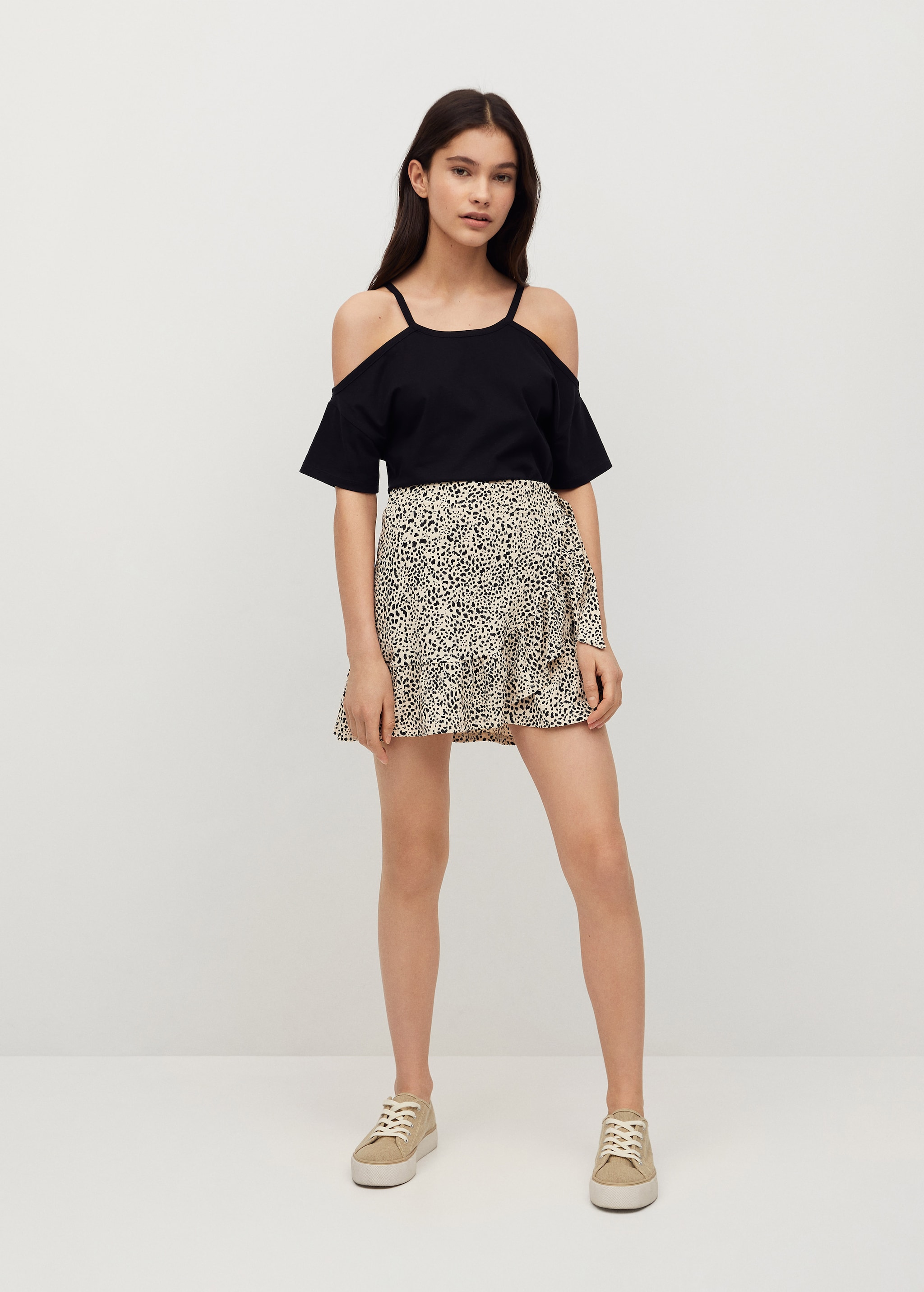 Off shoulders T-shirt - General plane