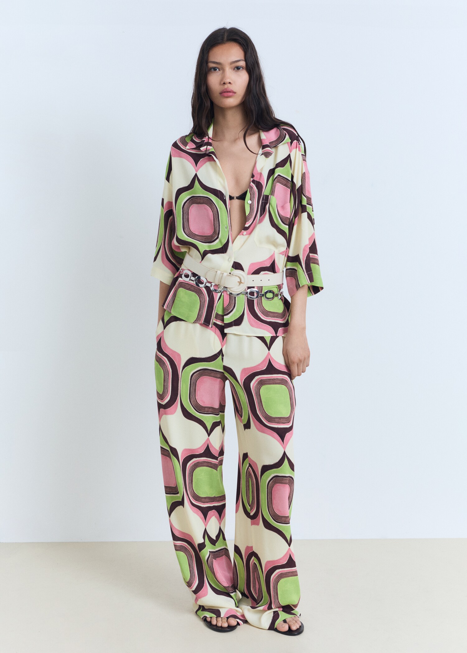 Bluse mit geometrischem Muster - Allgemeine Ansicht