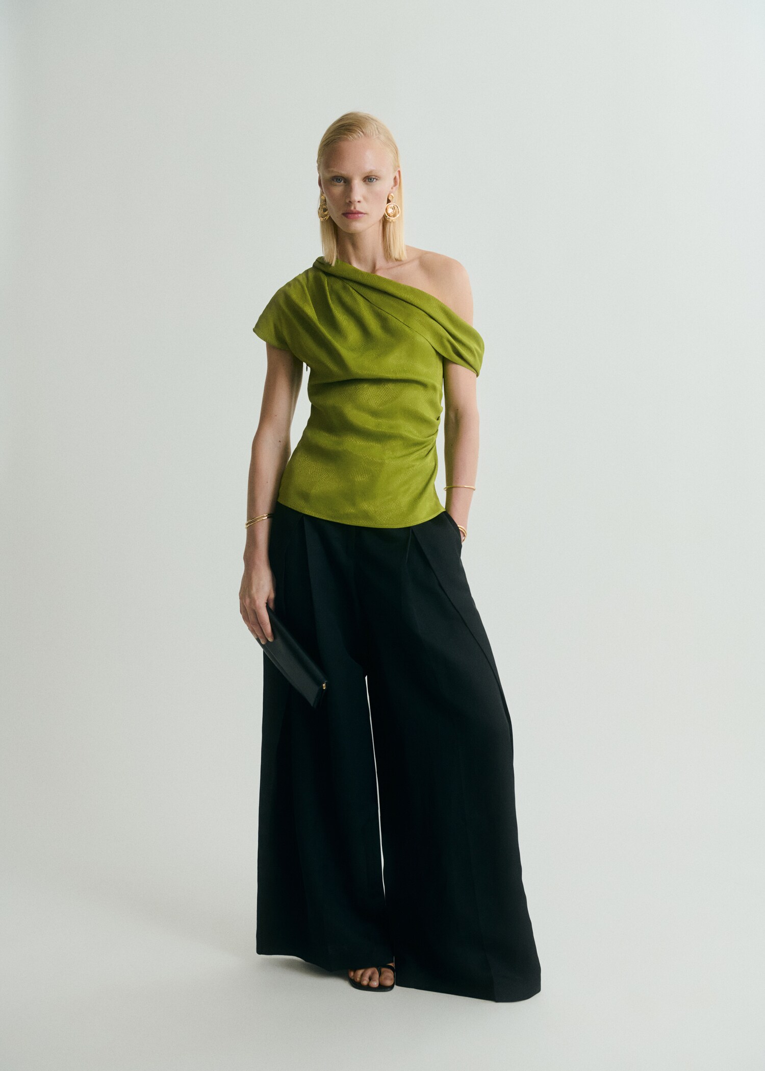 Satin blouse with asymmetrical neck - General plane