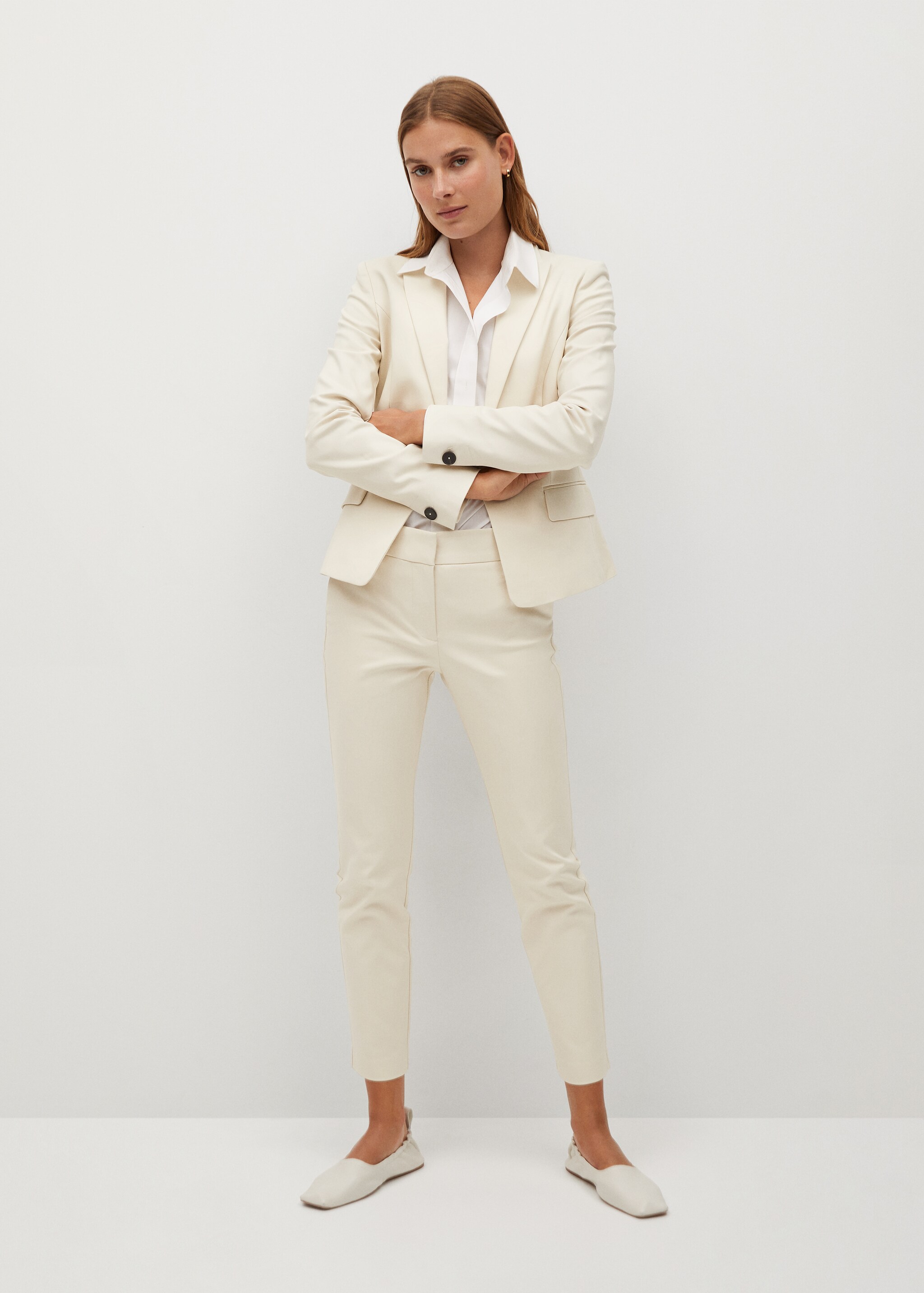 Pantalón pitillo traje - Plano general