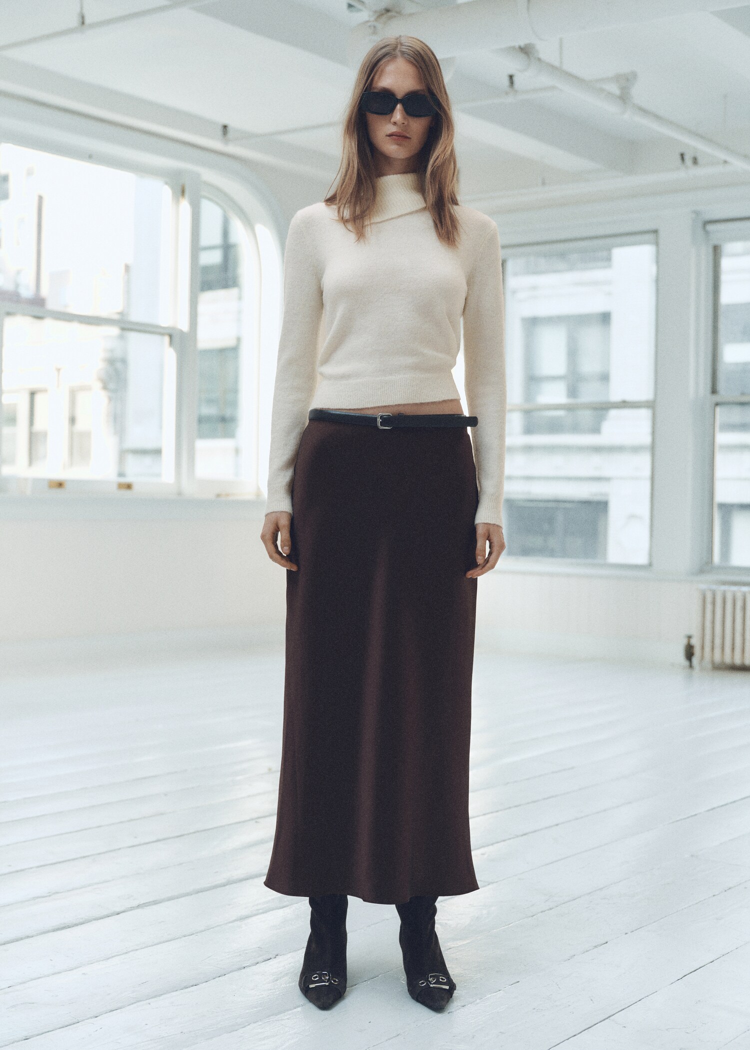 Sweater with wraparound lapel neck - General plane