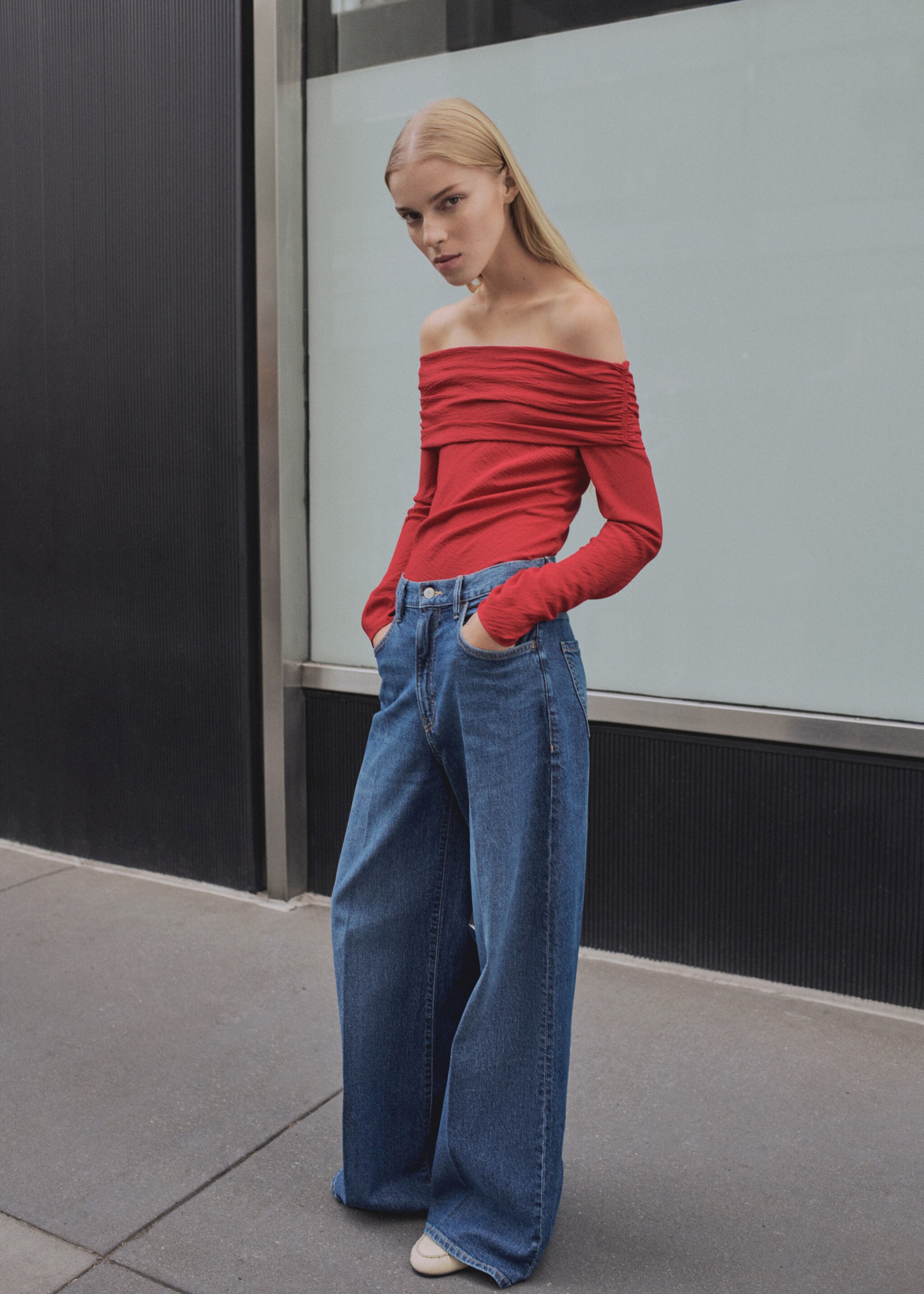 Off shoulders blouse - General plane, Red. Ref: 87030597-00.