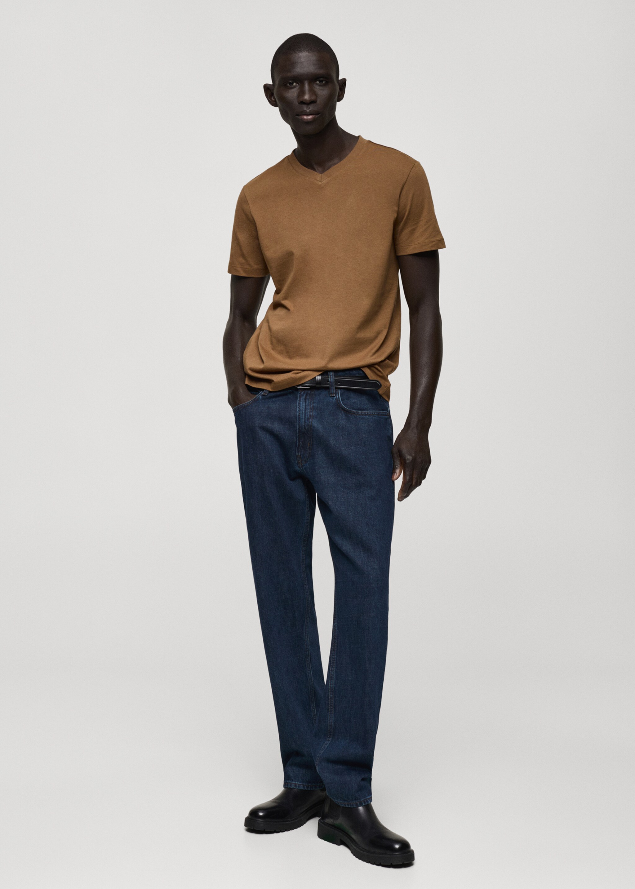 T-shirt scollo a V slim fit 100% cotone - Piano generale, Marrone tabacco. Ref: 87030599-00.