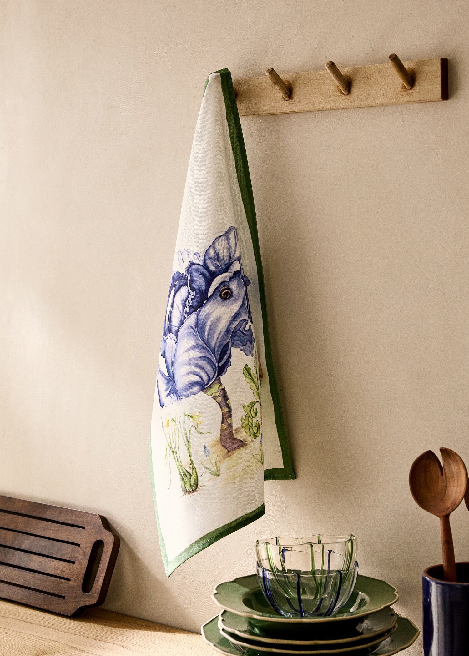 Floral-print cotton kitchen towel - General plane