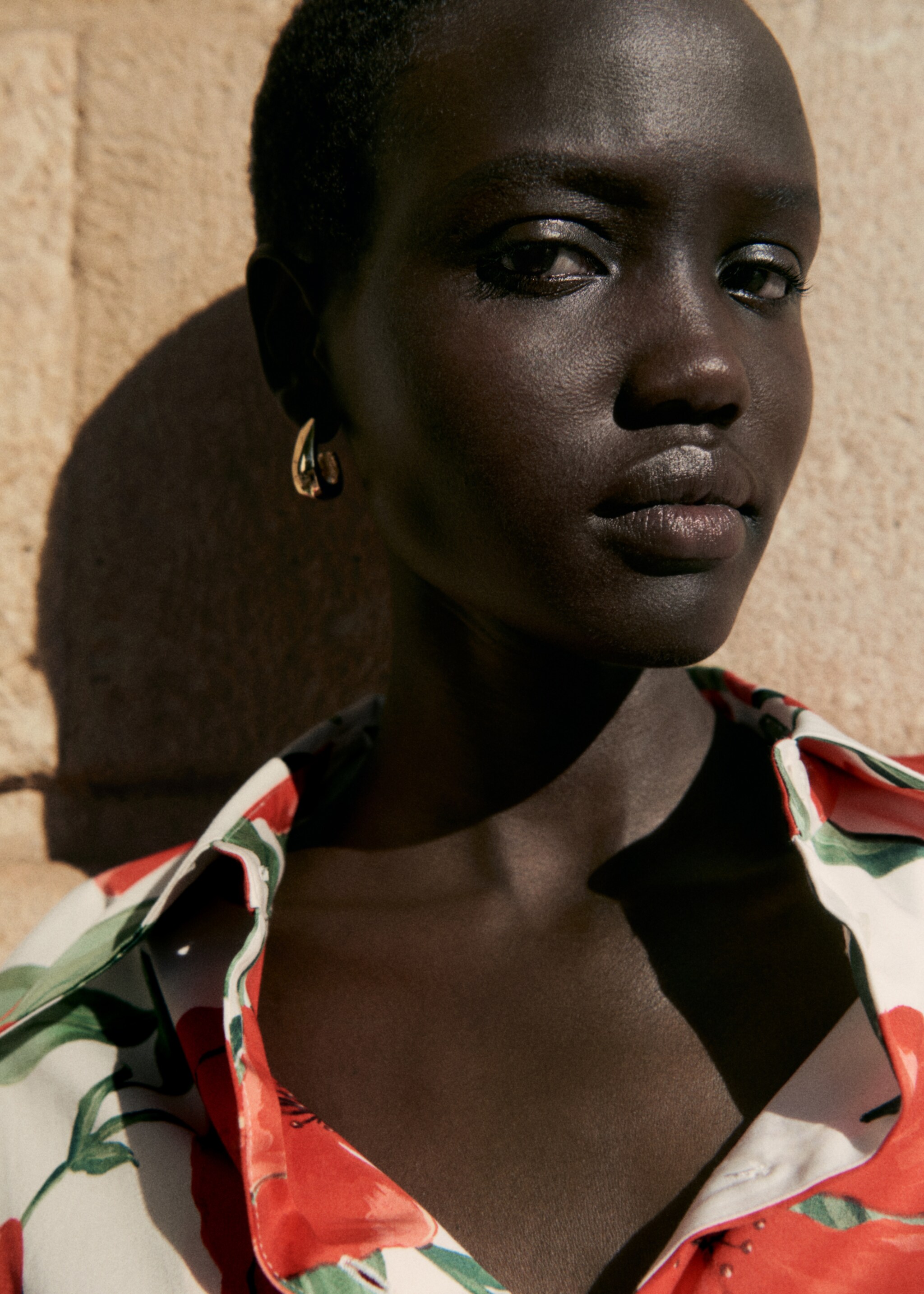 Twisted hoop earrings - General plane, Gold. Ref: 87031060-00.