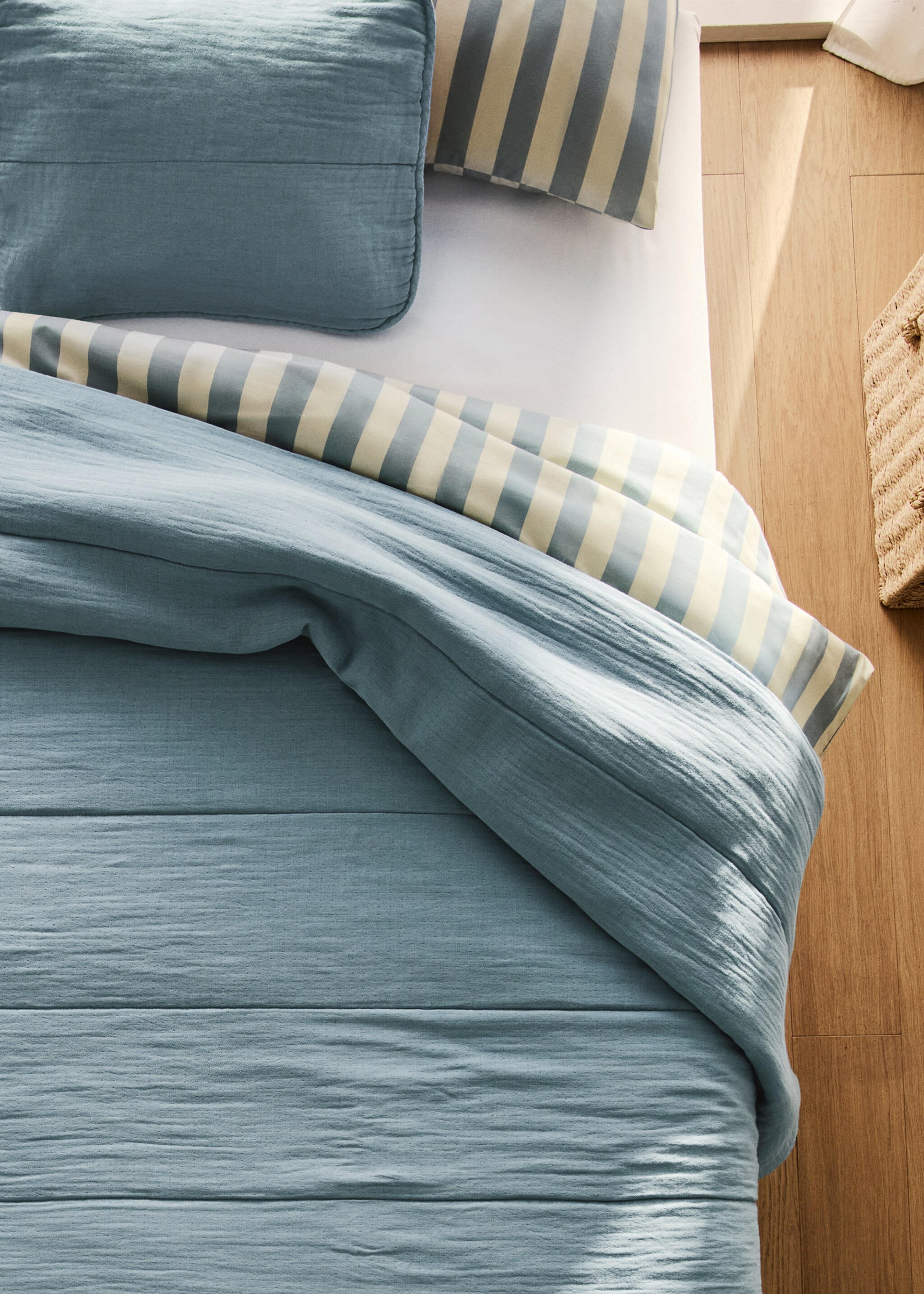 Couvre-lit enfant gaze de coton garment-dyed lit 90/105 cm - Plan général, Vert d´eau. Ref: 87032547-00.