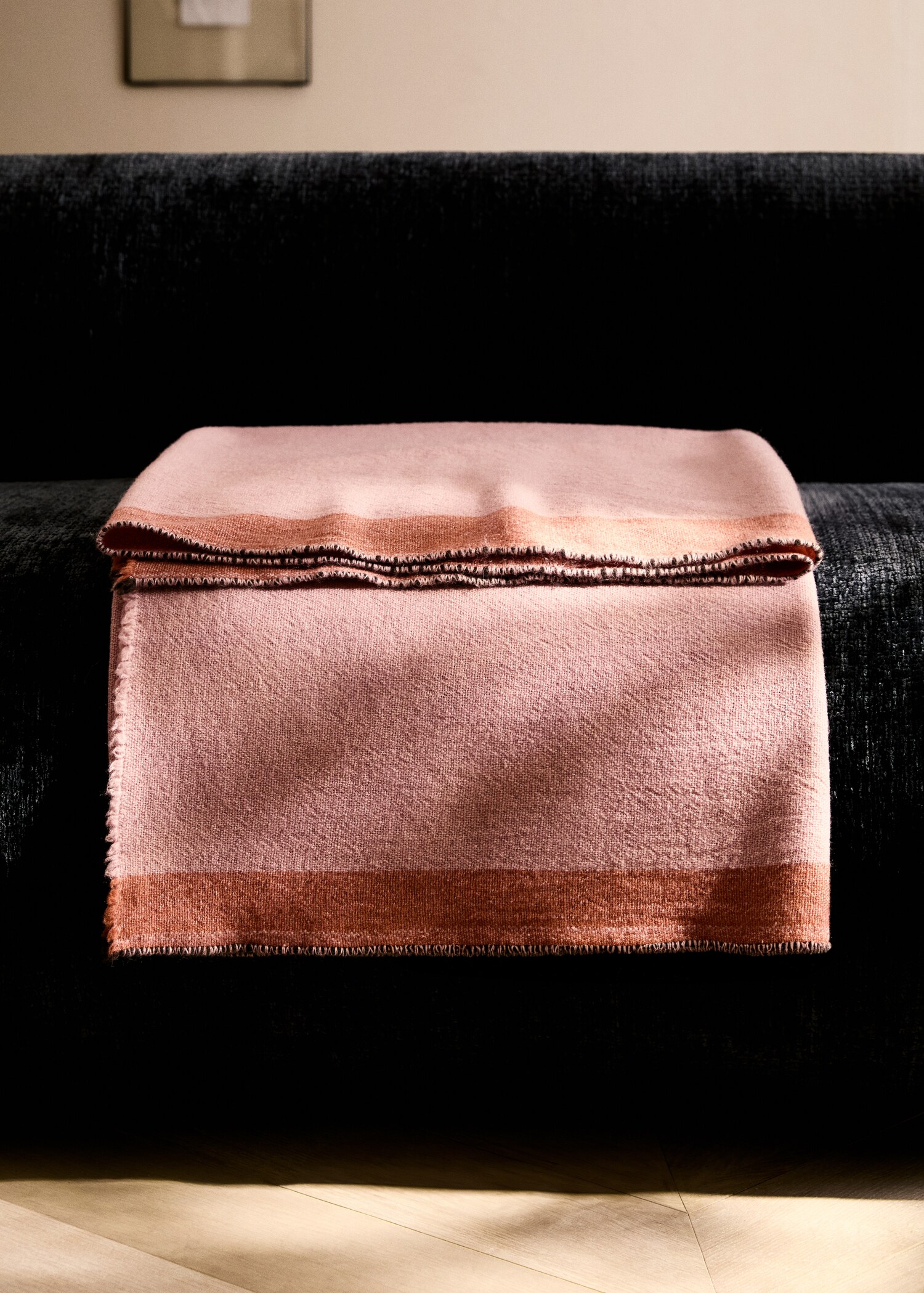 Kontrastrandig filt i 100% ull - Allmän bild