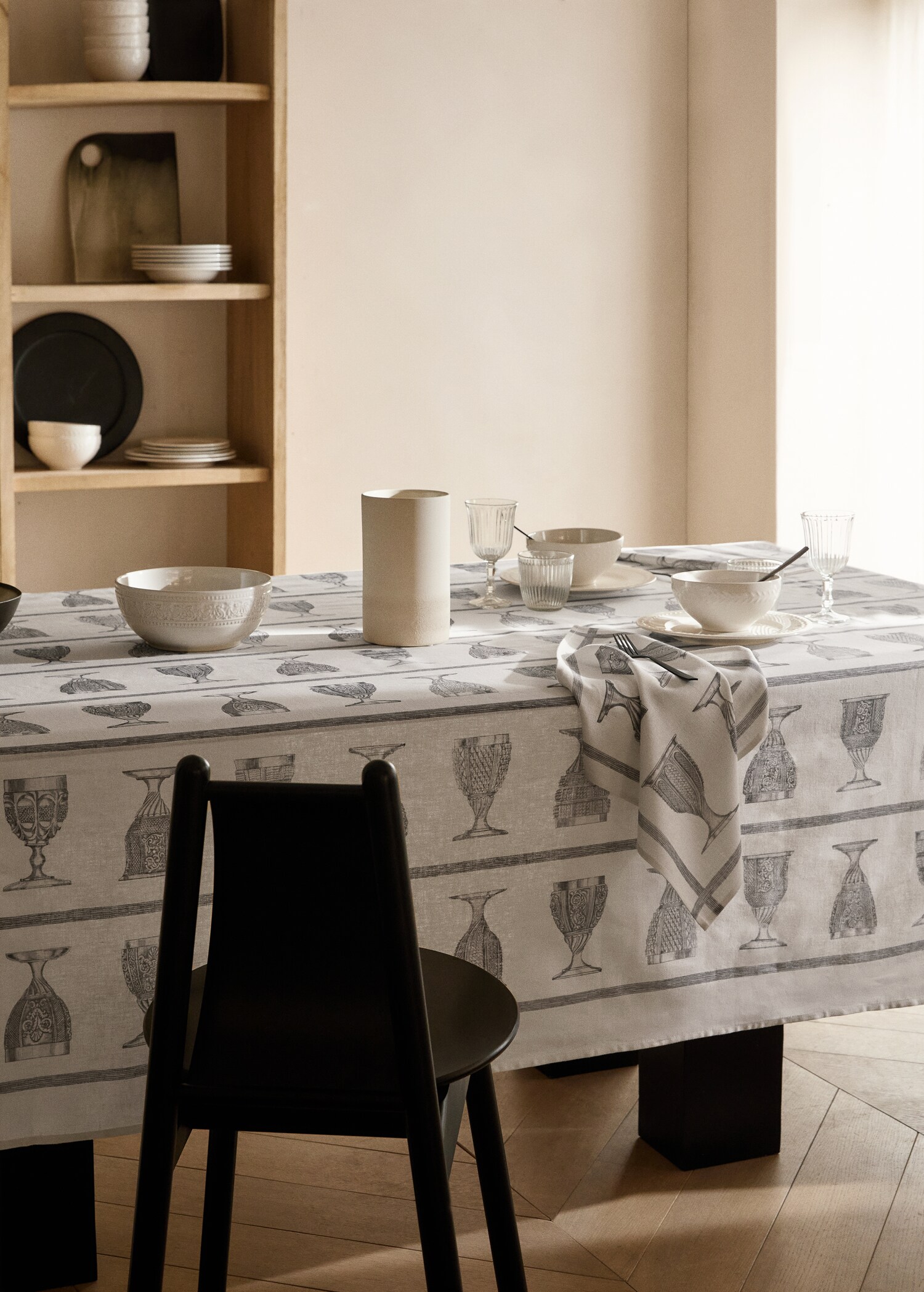 Linen-cotton tablecloth with glasses print for 8 to 10 diners - General plane