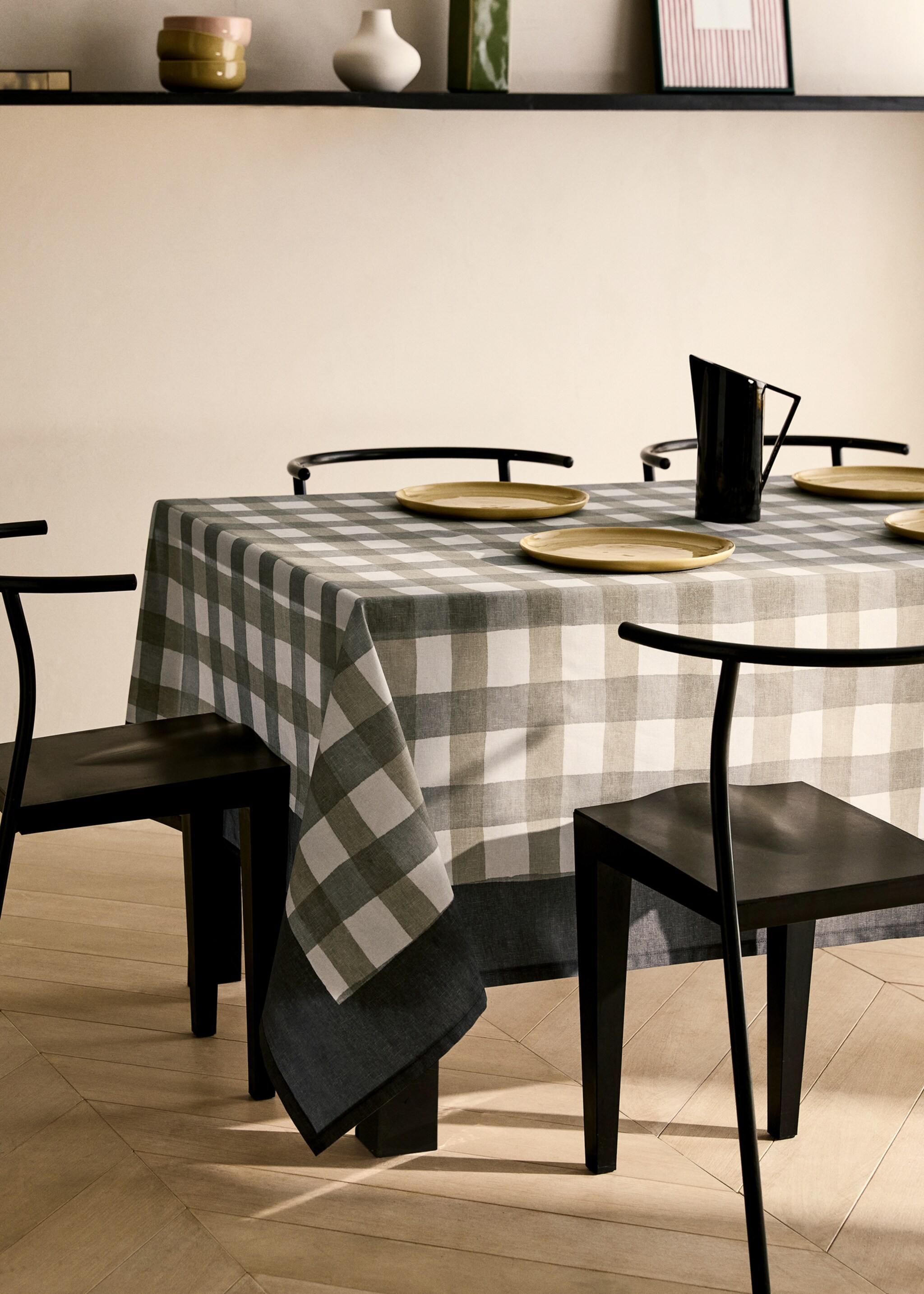 Cotton check-print tablecloth for 2 to 4 diners - General plane, Medium Brown. Ref: 87032955-00.