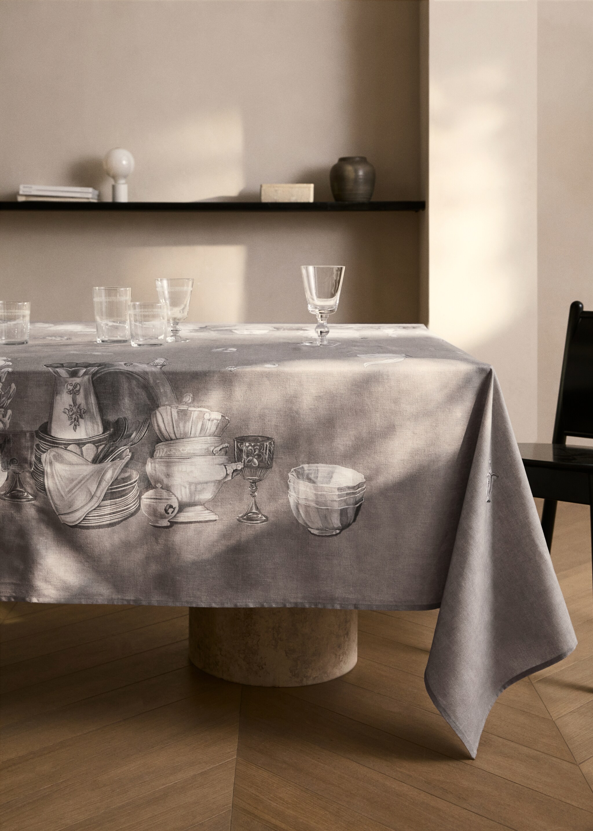 Cotton-linen tableware-print tablecloth for 8 to 10 diners - General plane, Light/Pastel Grey. Ref: 87032956-00.