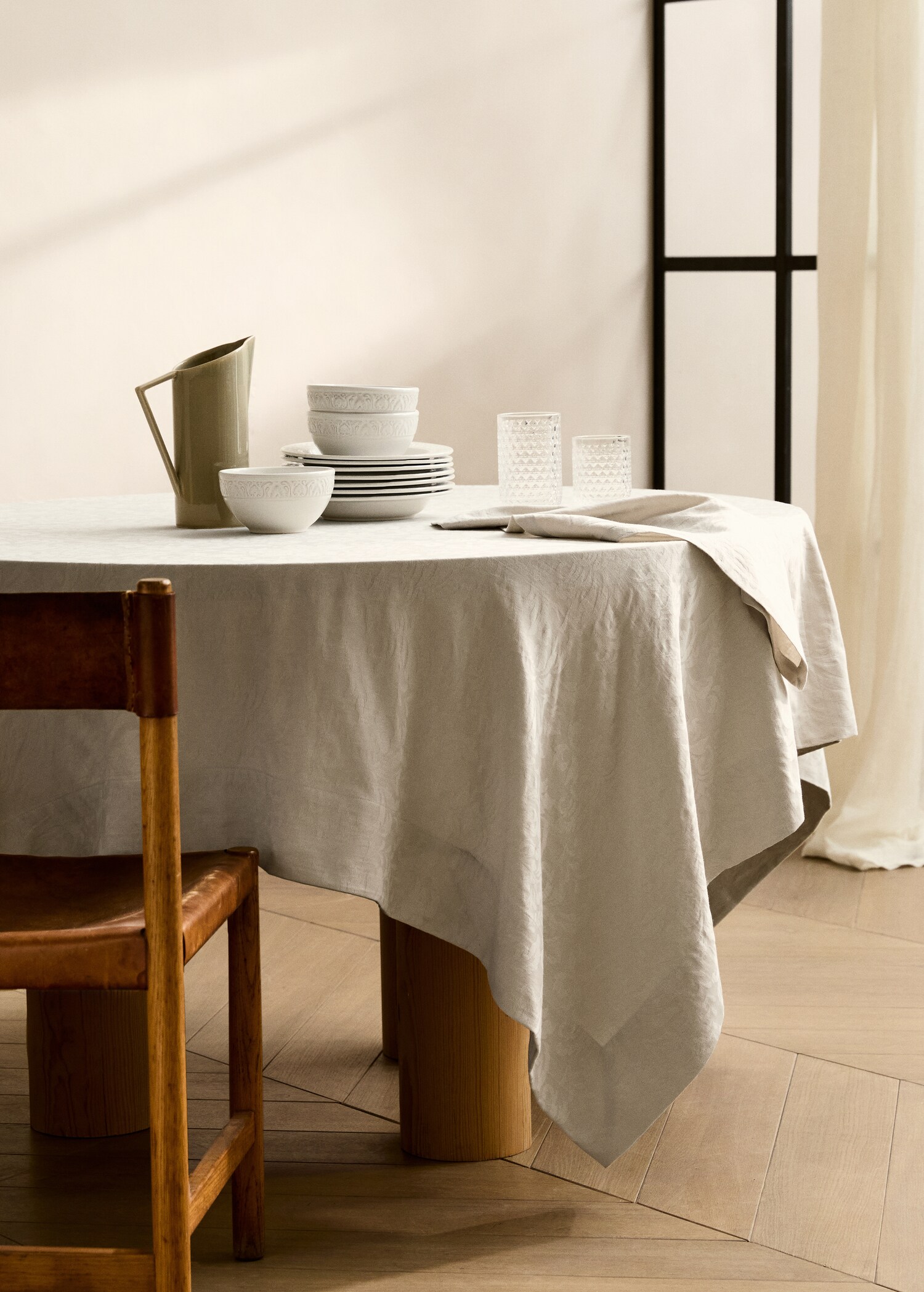 Runde Baumwolltischdecke mit floralem Jacquardmuster für 4 - 6 Gäste - Allgemeine Ansicht