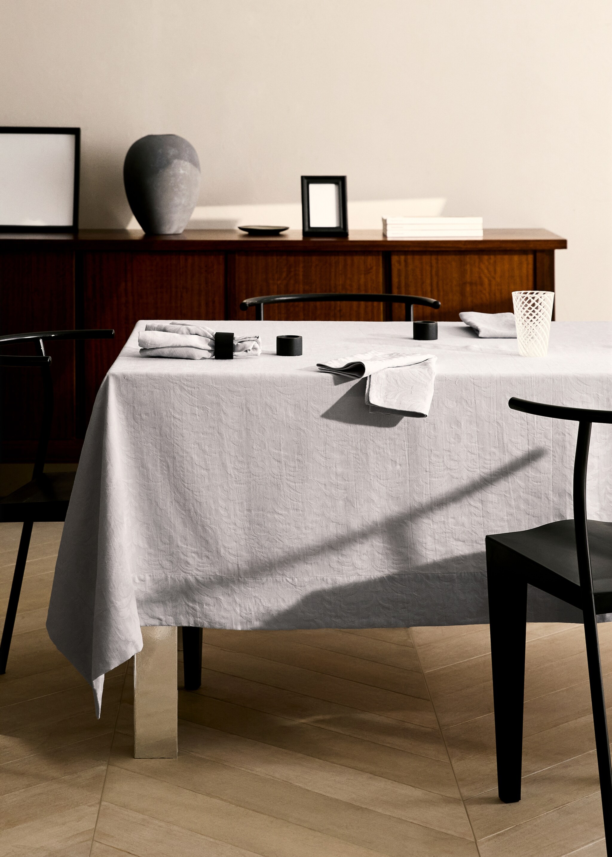 Floral jacquard cotton tablecloth for 8 to 10 diners - General plane, Grey. Ref: 87032961-00.