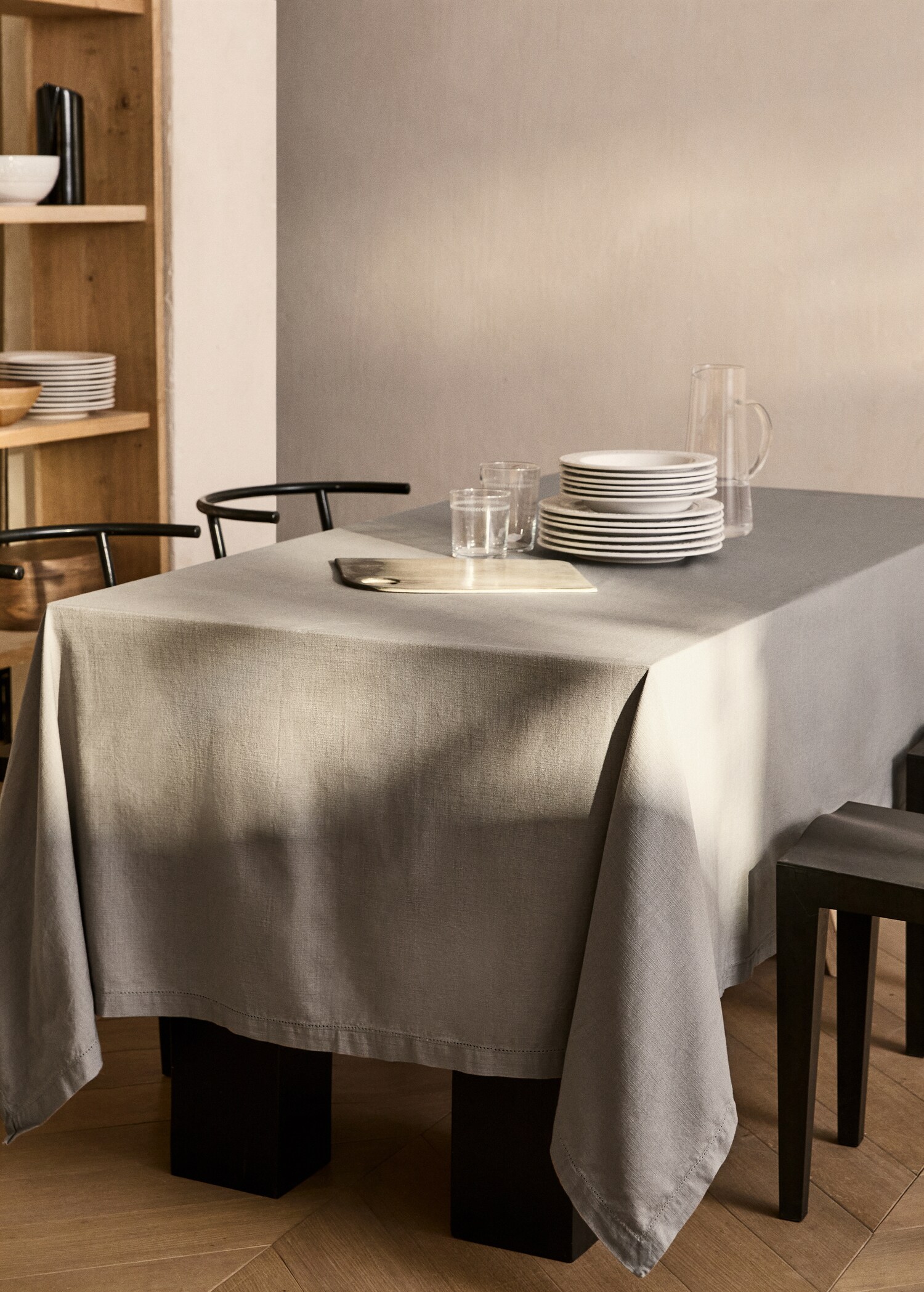 Cotton vanilla tablecloth for 2 to 4 diners - General plane