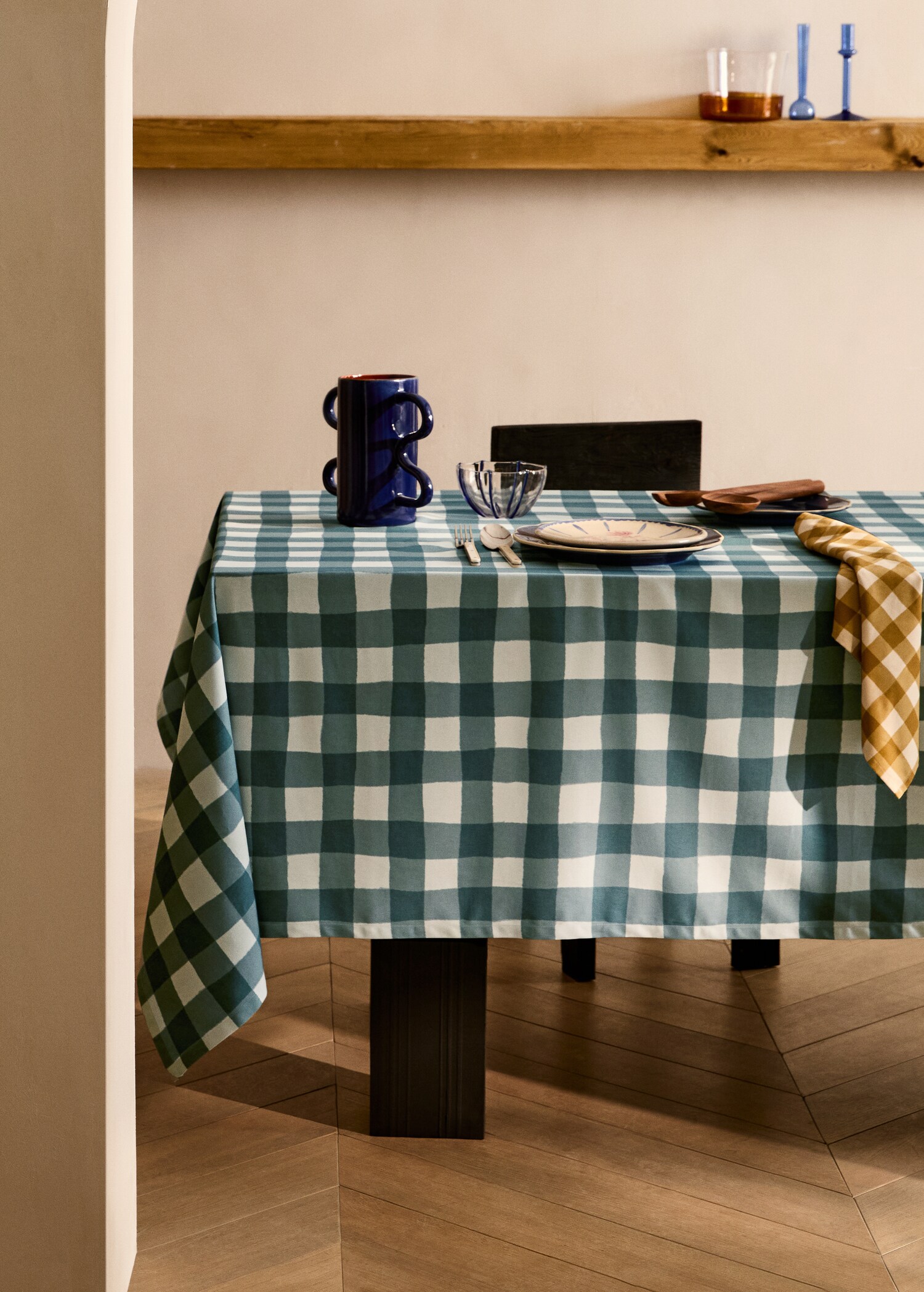 Estovalles cotó quadres 6 a 8 comensals - Pla general