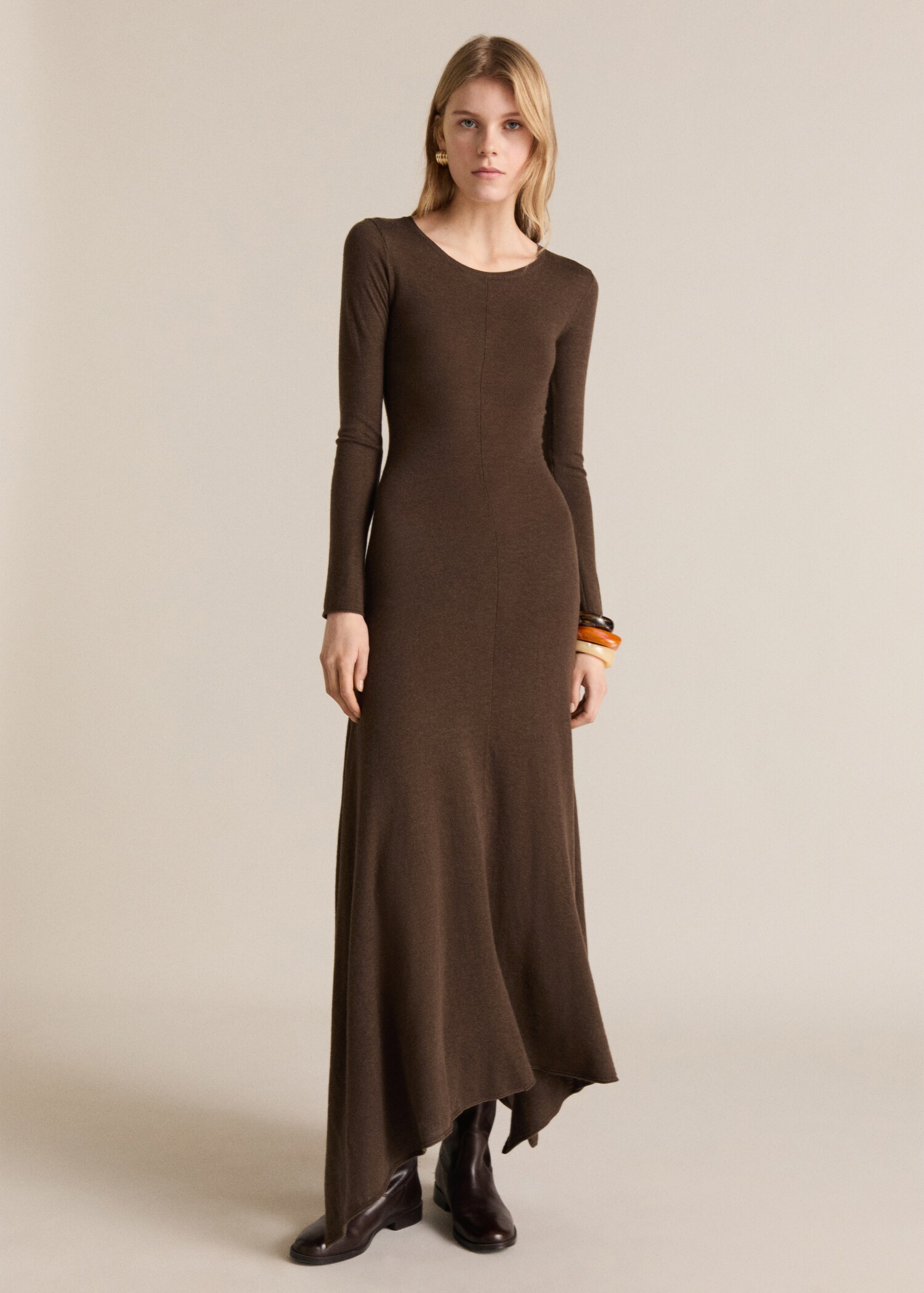 Asymmetrical low-knit dress - General plane