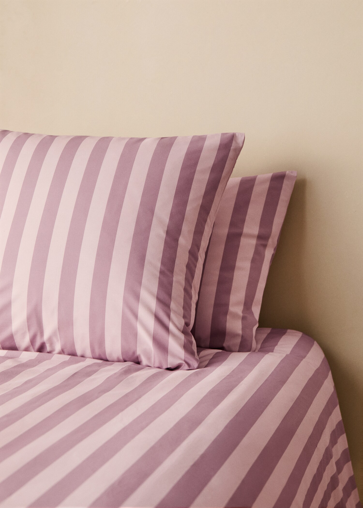 Παιδική μαξιλαροθήκη από βαμβακερό περκάλι με χοντρές ρίγες 60x60 εκ - Γενικό πλάνο