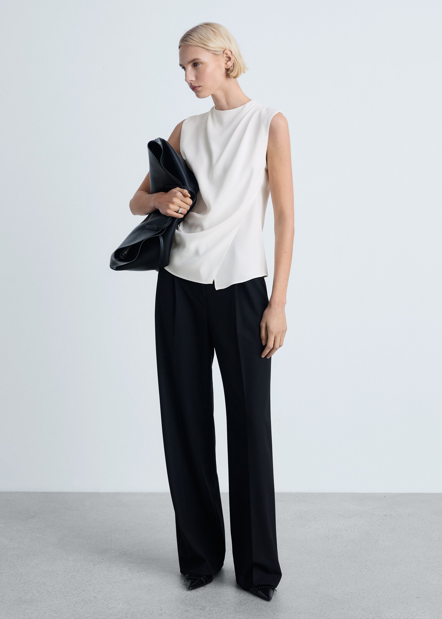 Brusa drapejada sense mànigues - Pla general