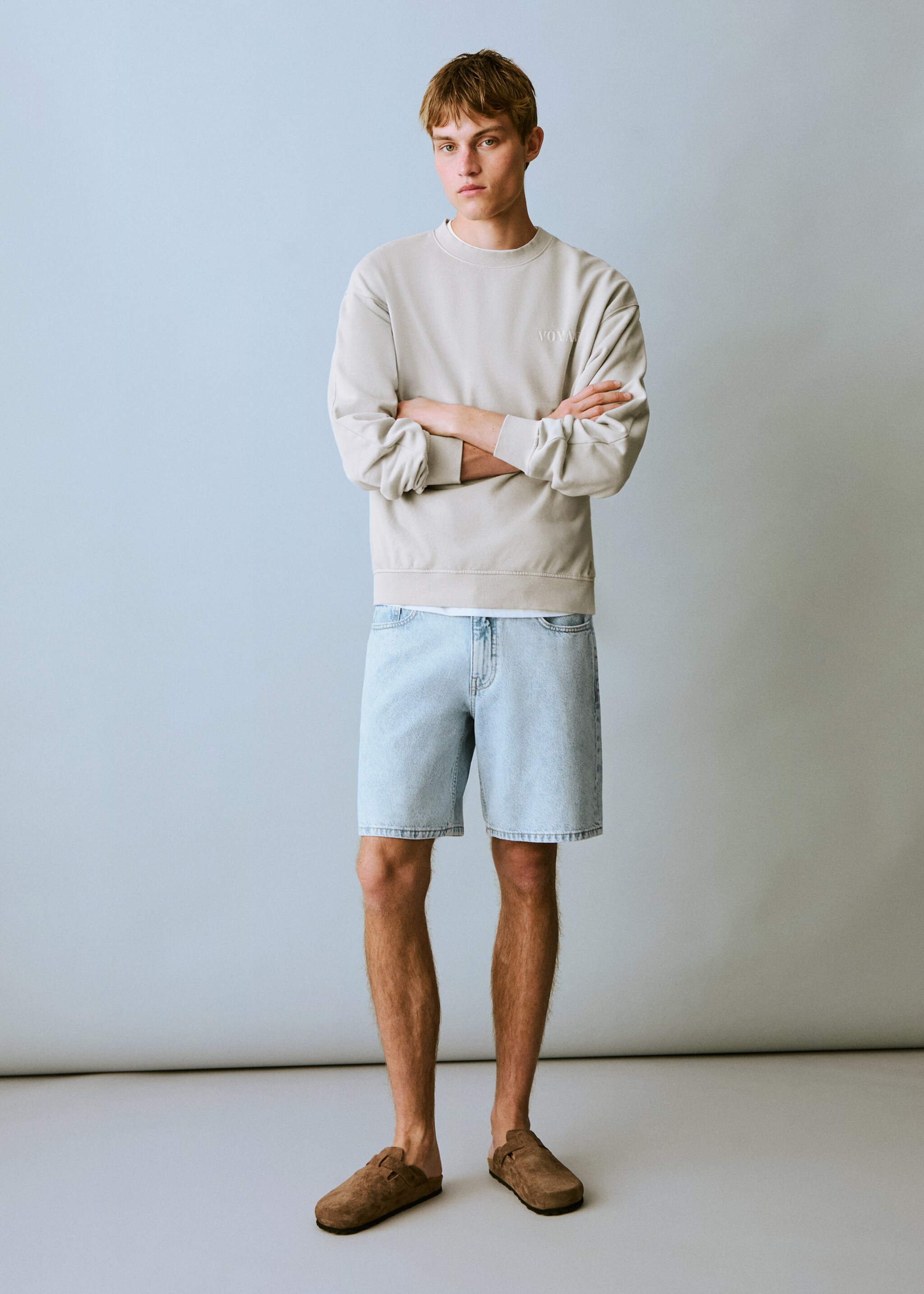 Bavlněná mikina s nápisem - Celkový náhled, Šedá. Ref: 87034094-00.