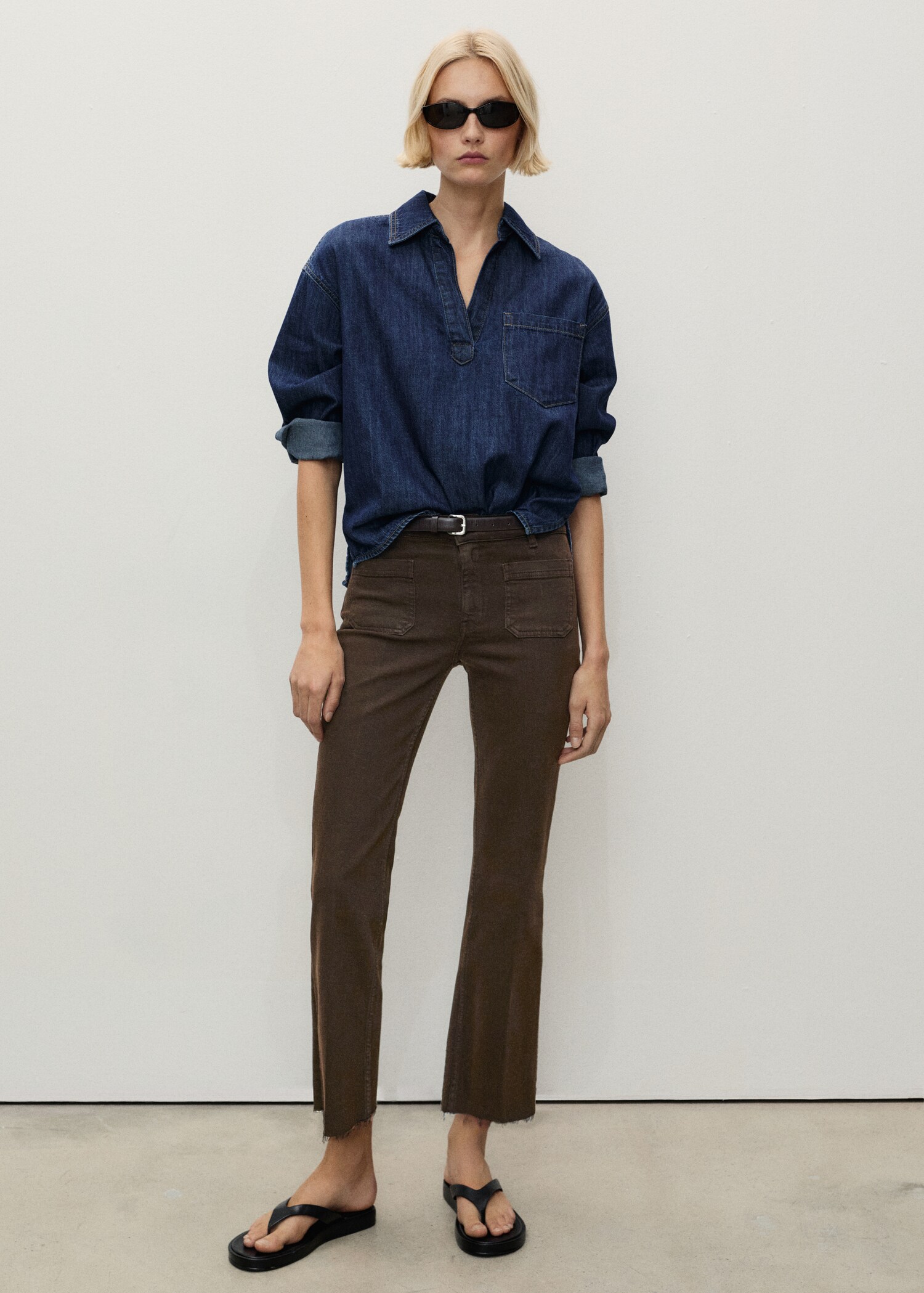 Flared cropped jeans with pockets - General plane