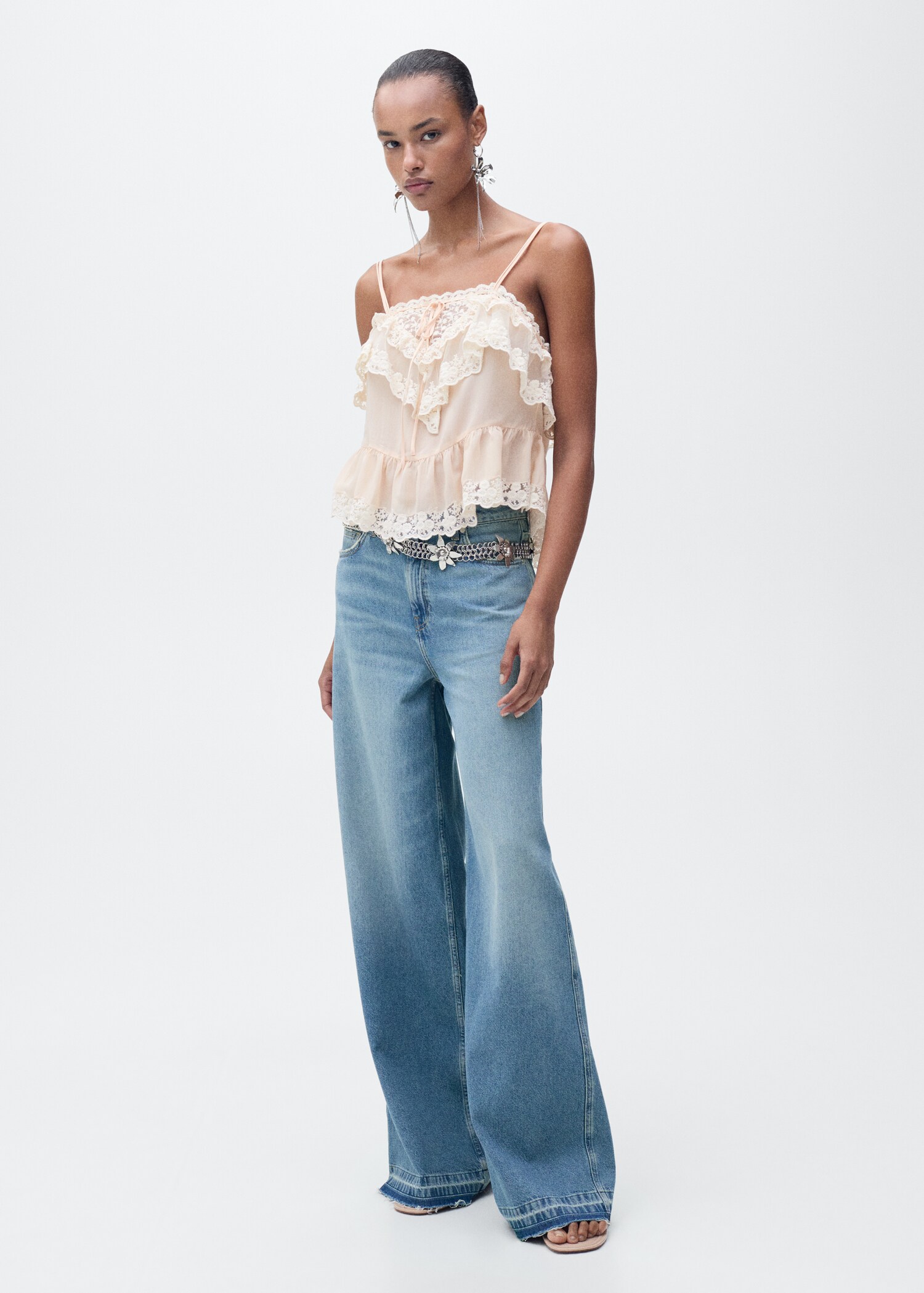 Wide-leg jeans with frayed hem - General plane