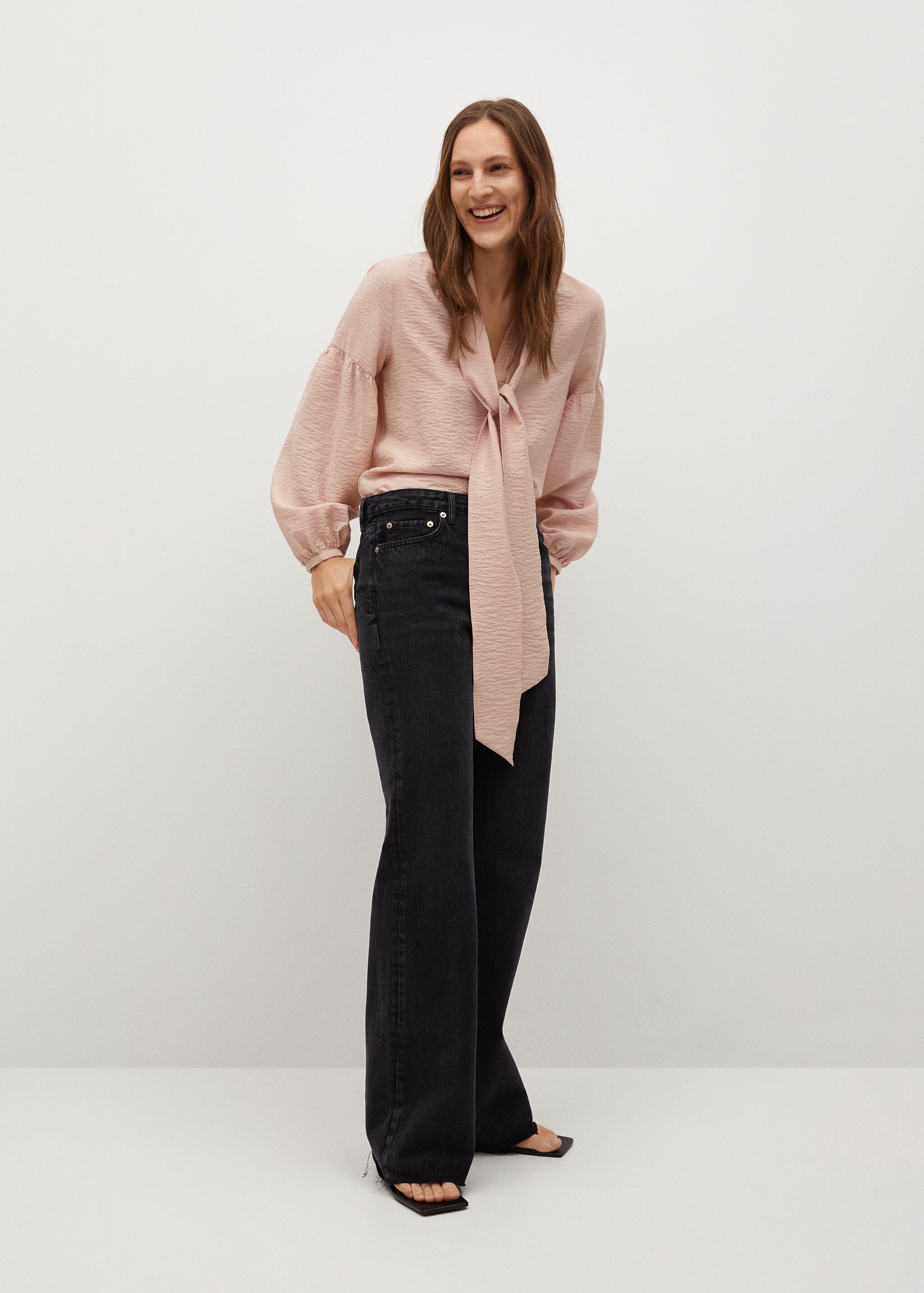Bluse mit Schleifenkragen - Allgemeine Ansicht
