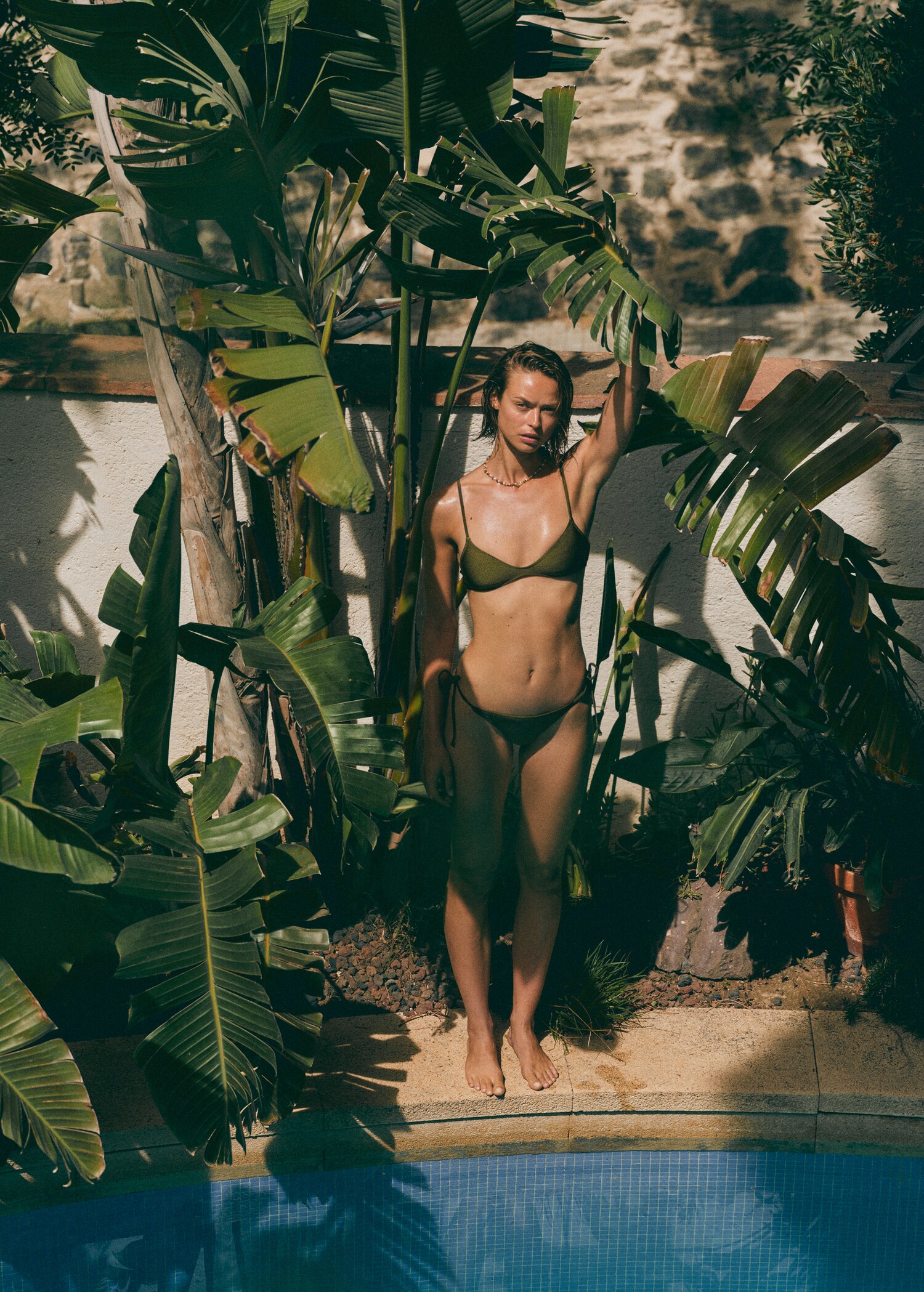 Braguita bikini acabado satinado - Plano general