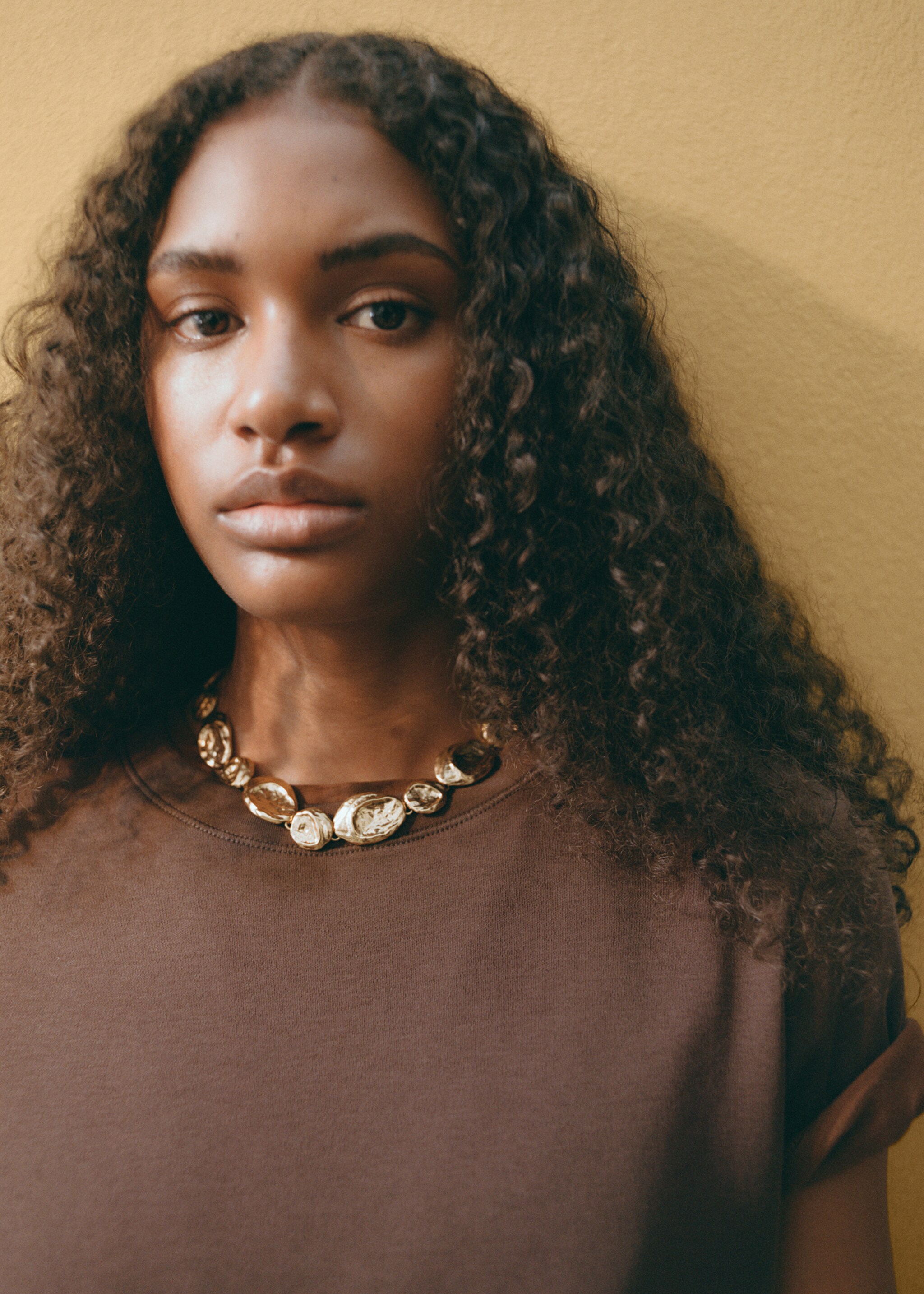Textured coin necklace - General plane, Gold. Ref: 87037701-00.