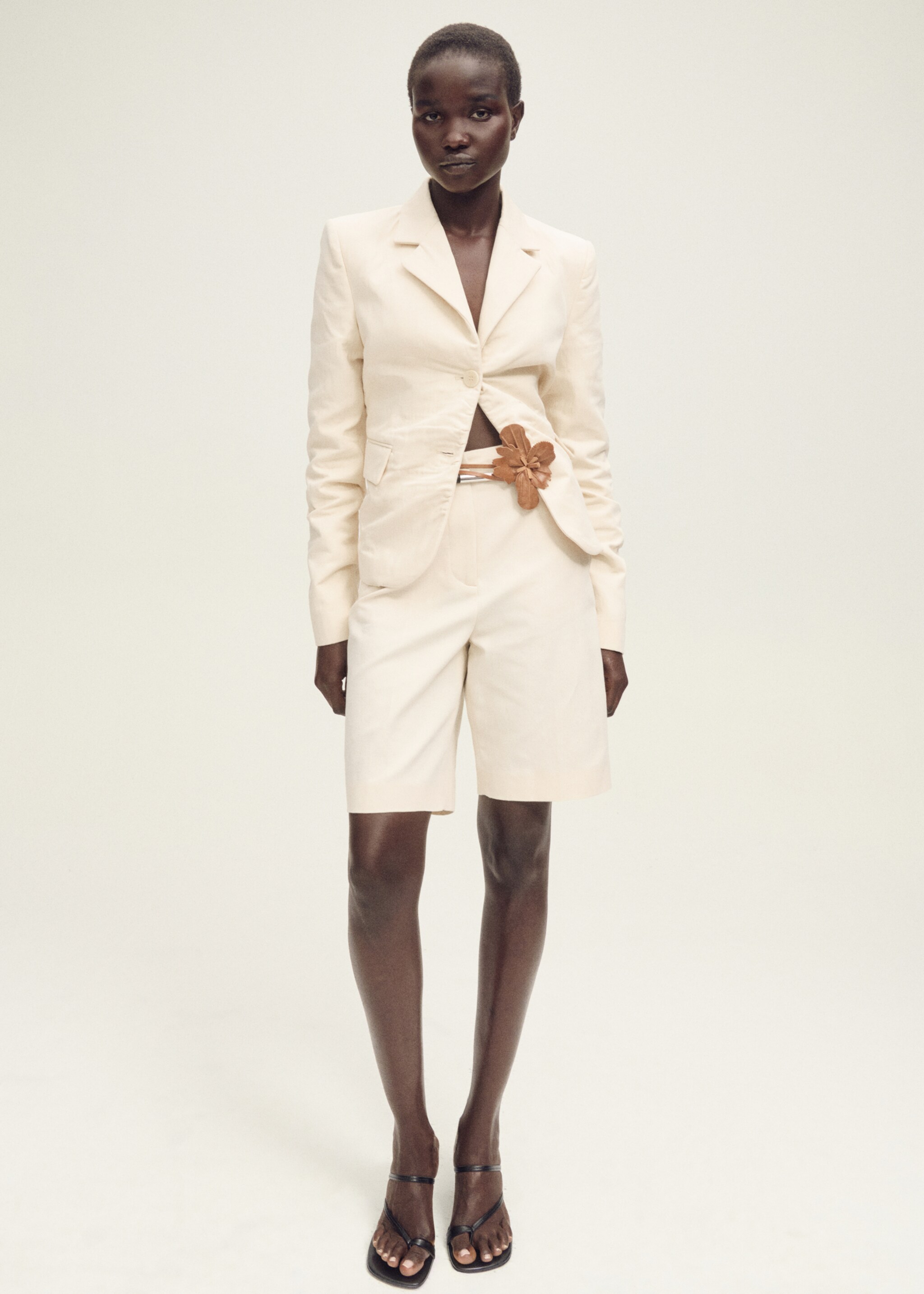 Blazer de costume lin mélangé effet froissé - Plan général, Écru. Ref: 87037717-00.