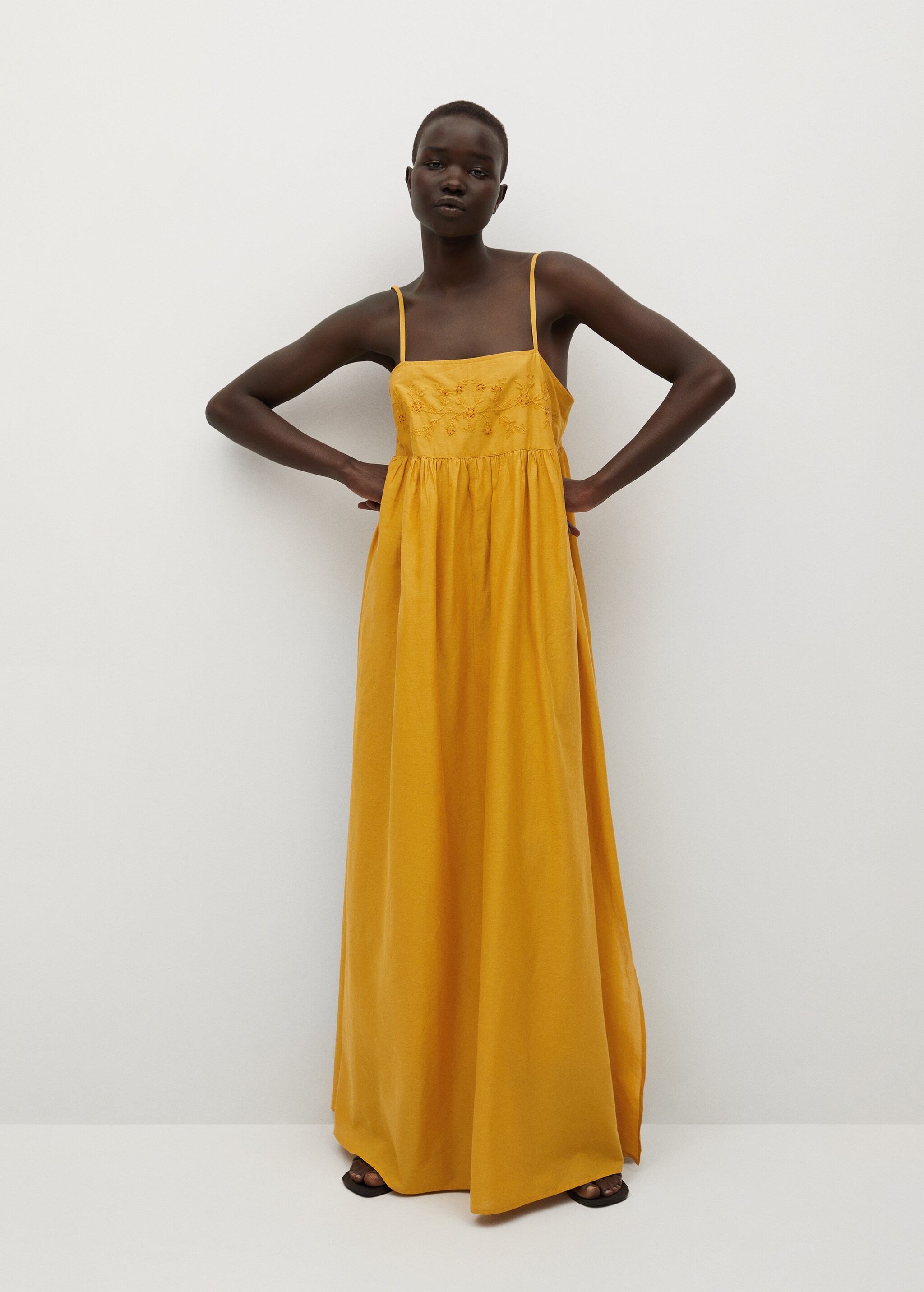 Besticktes Baumwollkleid - Allgemeine Ansicht