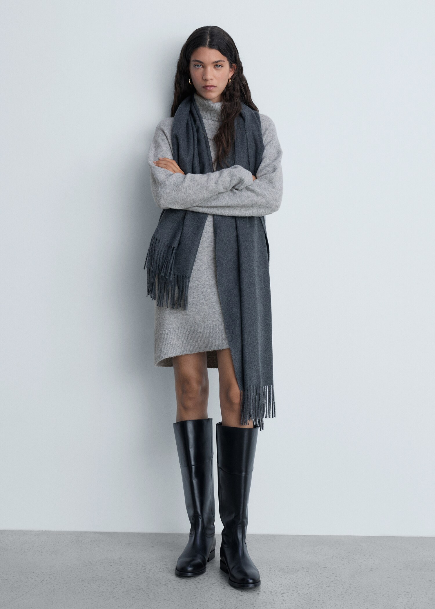 Knitted turtleneck dress - General plane