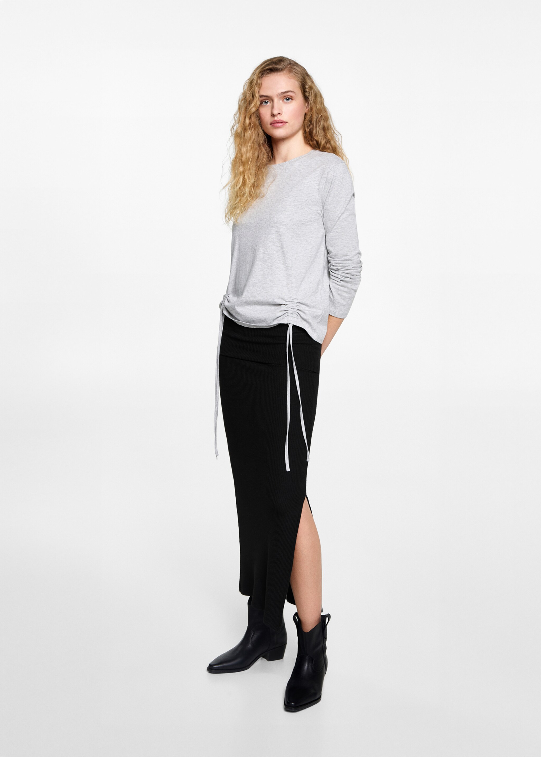 Long knitted skirt - General plane, Black. Ref: 87040301-00.