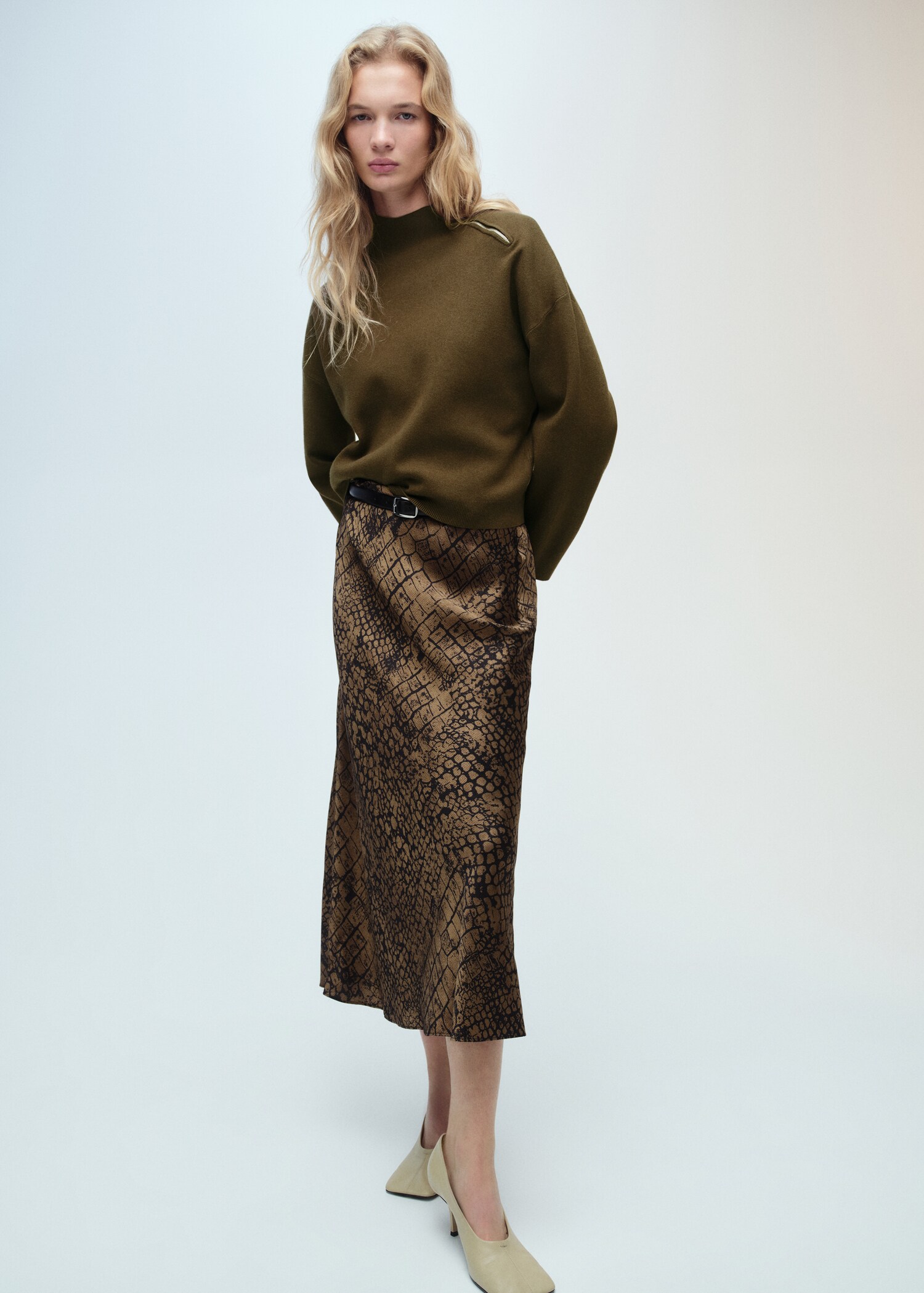 Perkins-neck sweater with zip - General plane