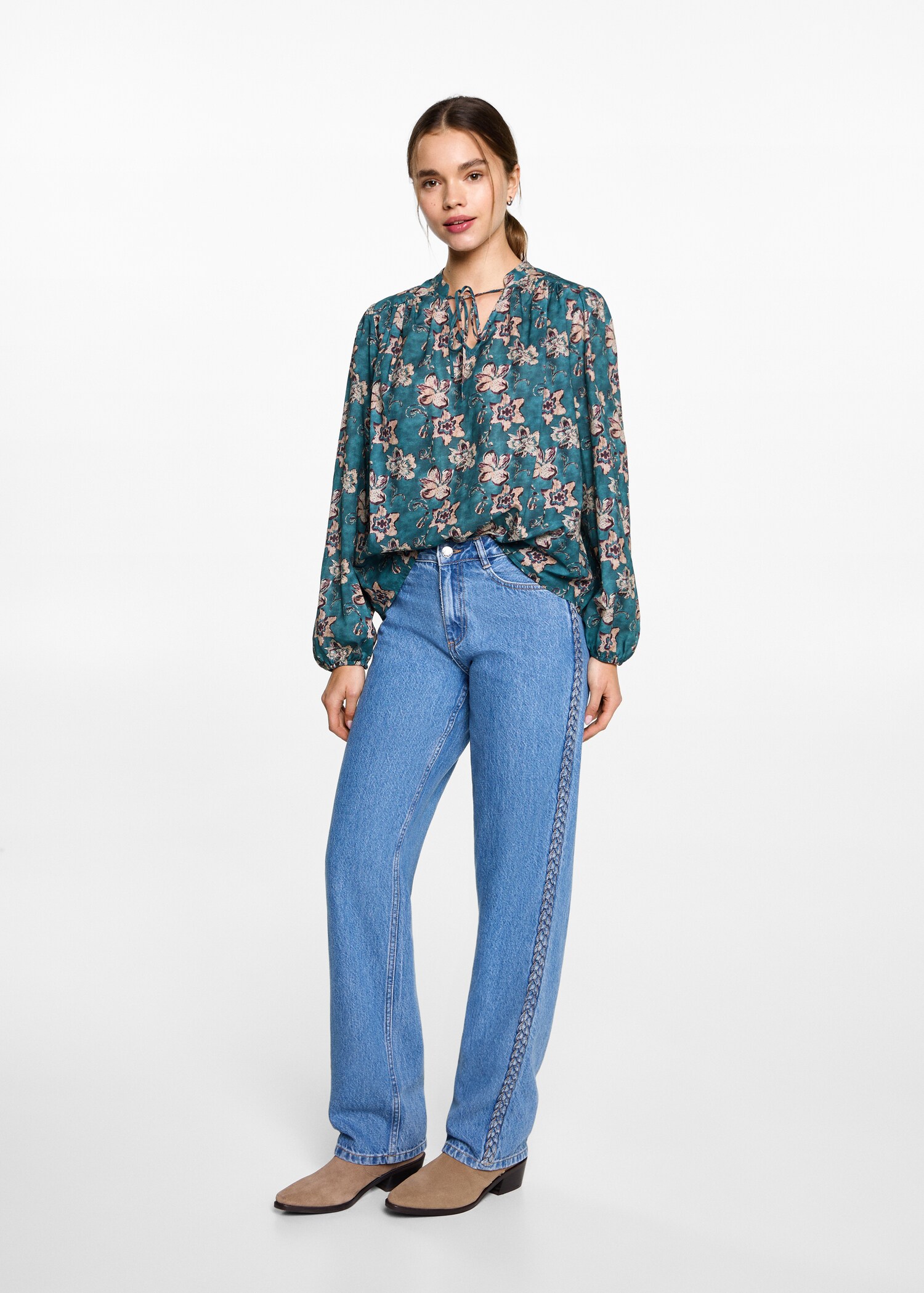 Floral print blouse - General plane