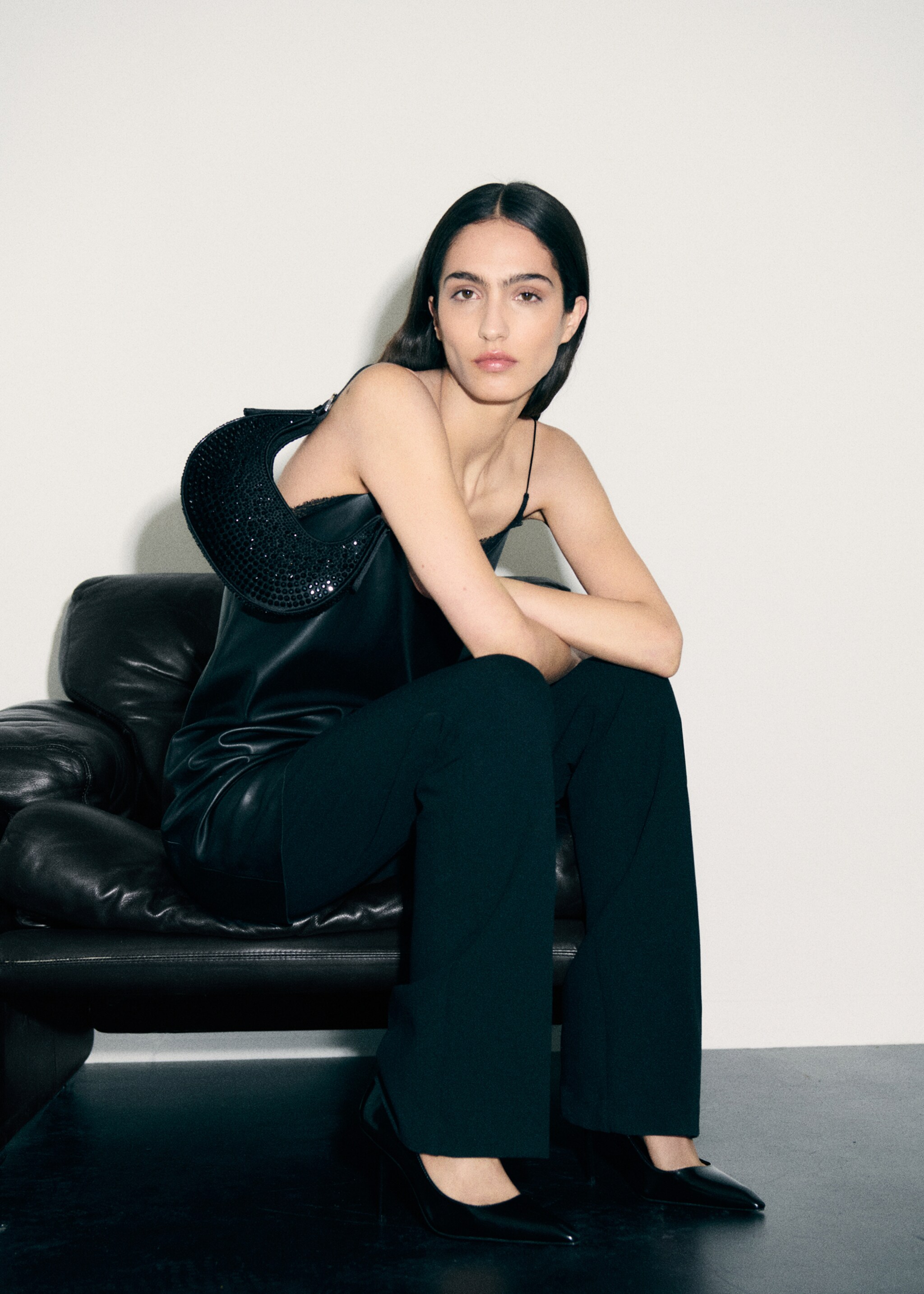 Shoulder bag with crystal detail - General plane, Black. Ref: 87040427-00.