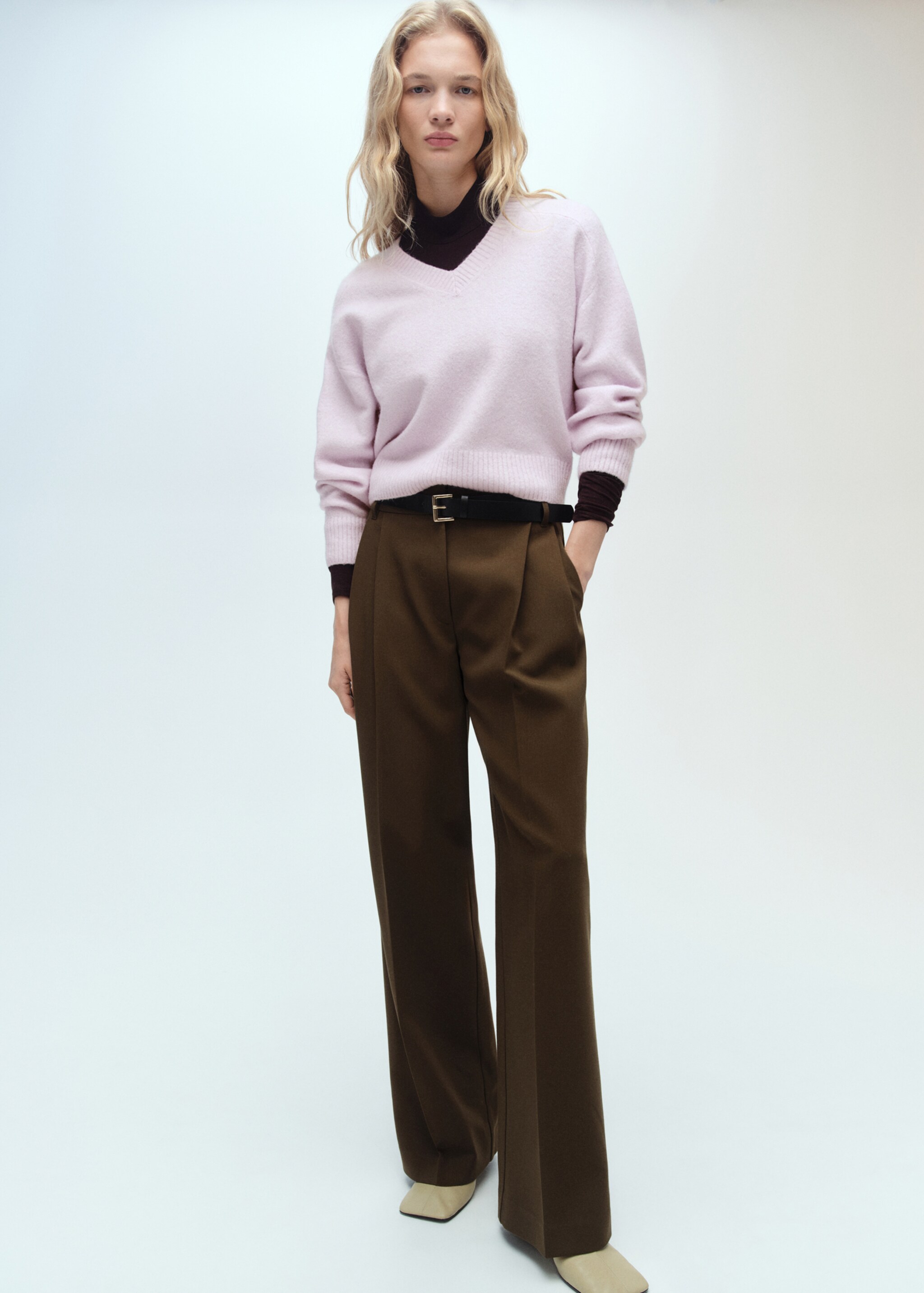 V-neck knit sweater - General plane, Light/Pastel Purple. Ref: 87040437-00.
