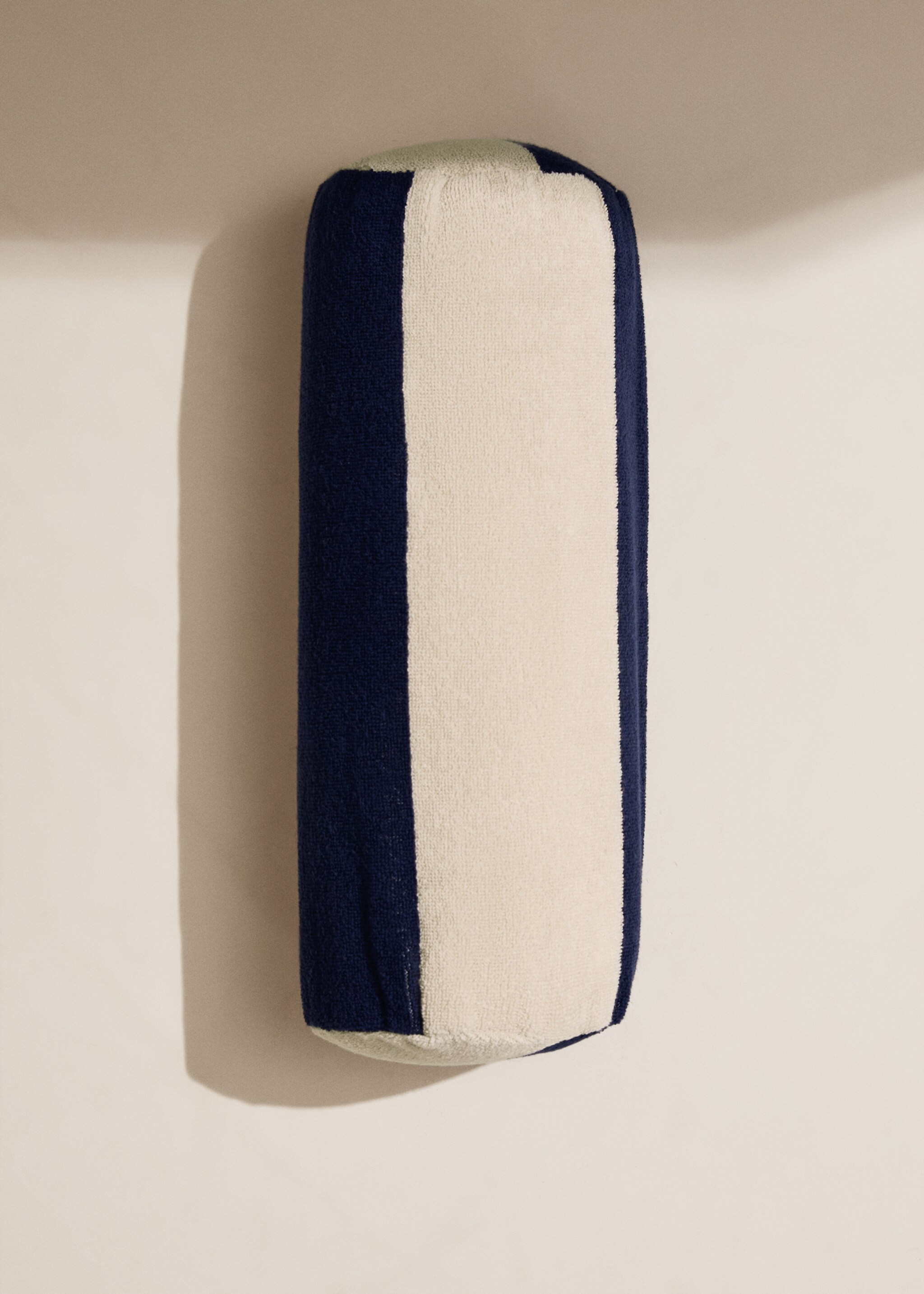 Bolster polštář s efektem froté - Celkový náhled, Písková. Ref: 87040459-00.