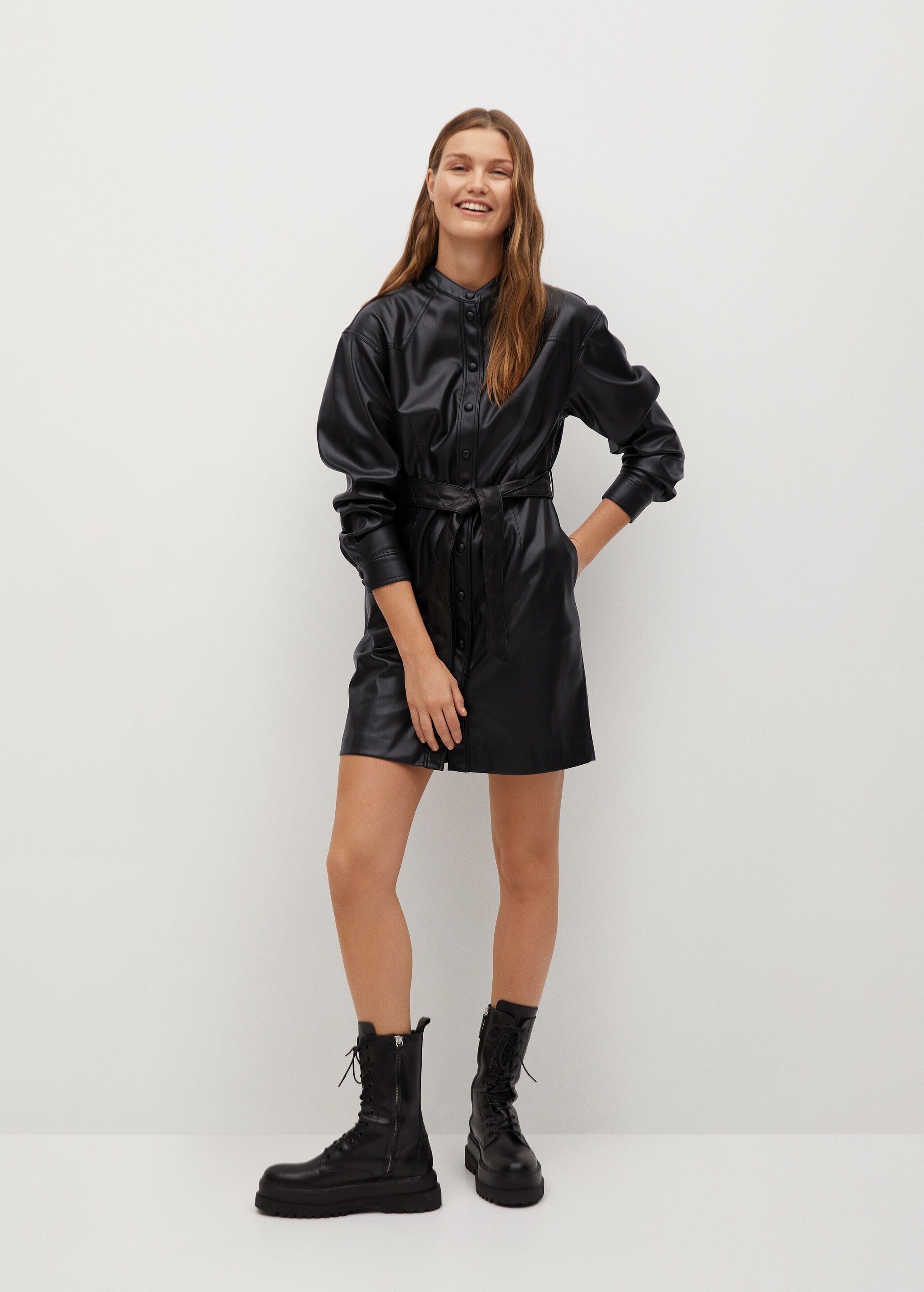 Vestido camisero efecto piel - Plano general