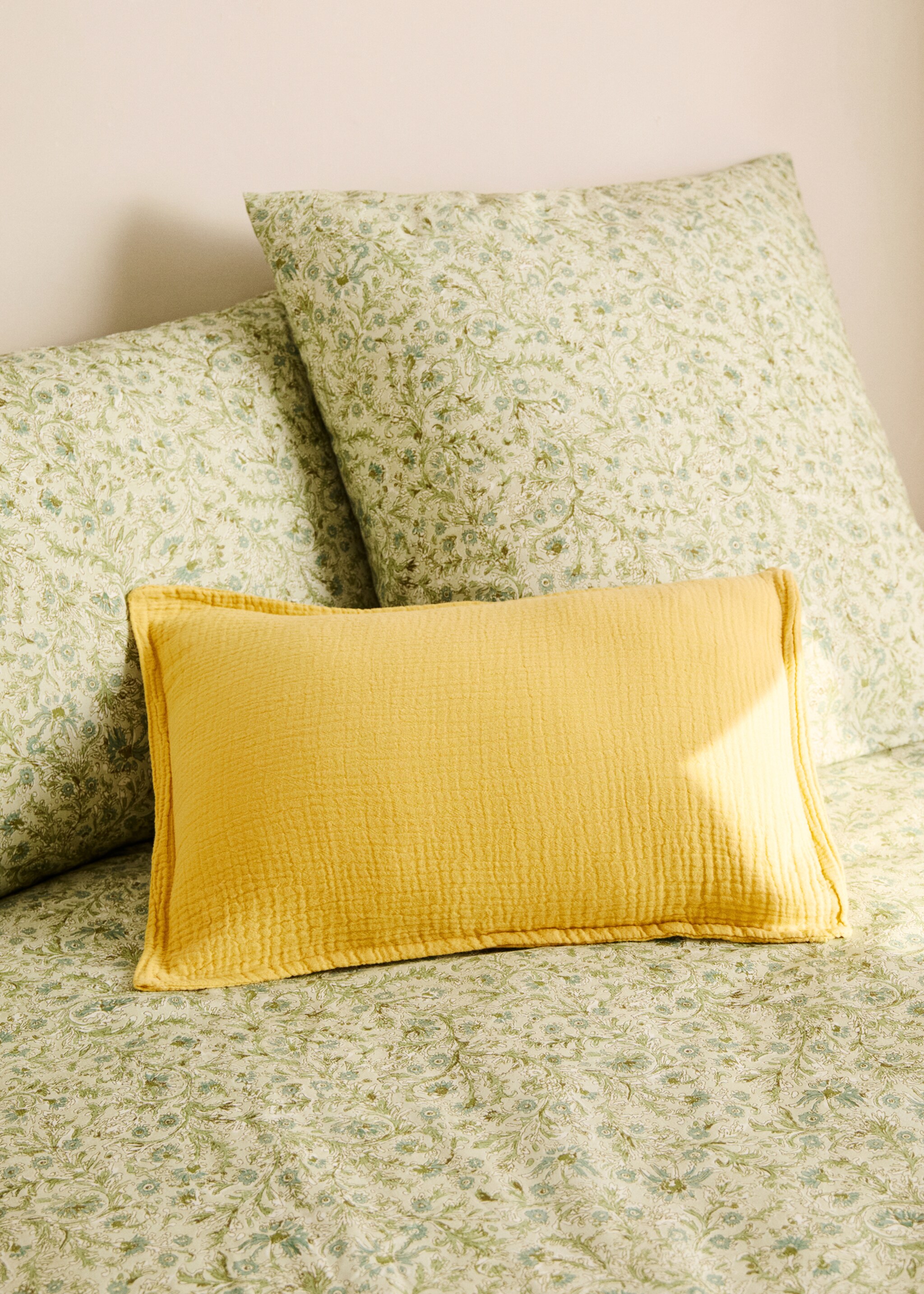 Gauze children's cushion cover 30x40 cm - General plane, Yellow. Ref: 87041524-00.