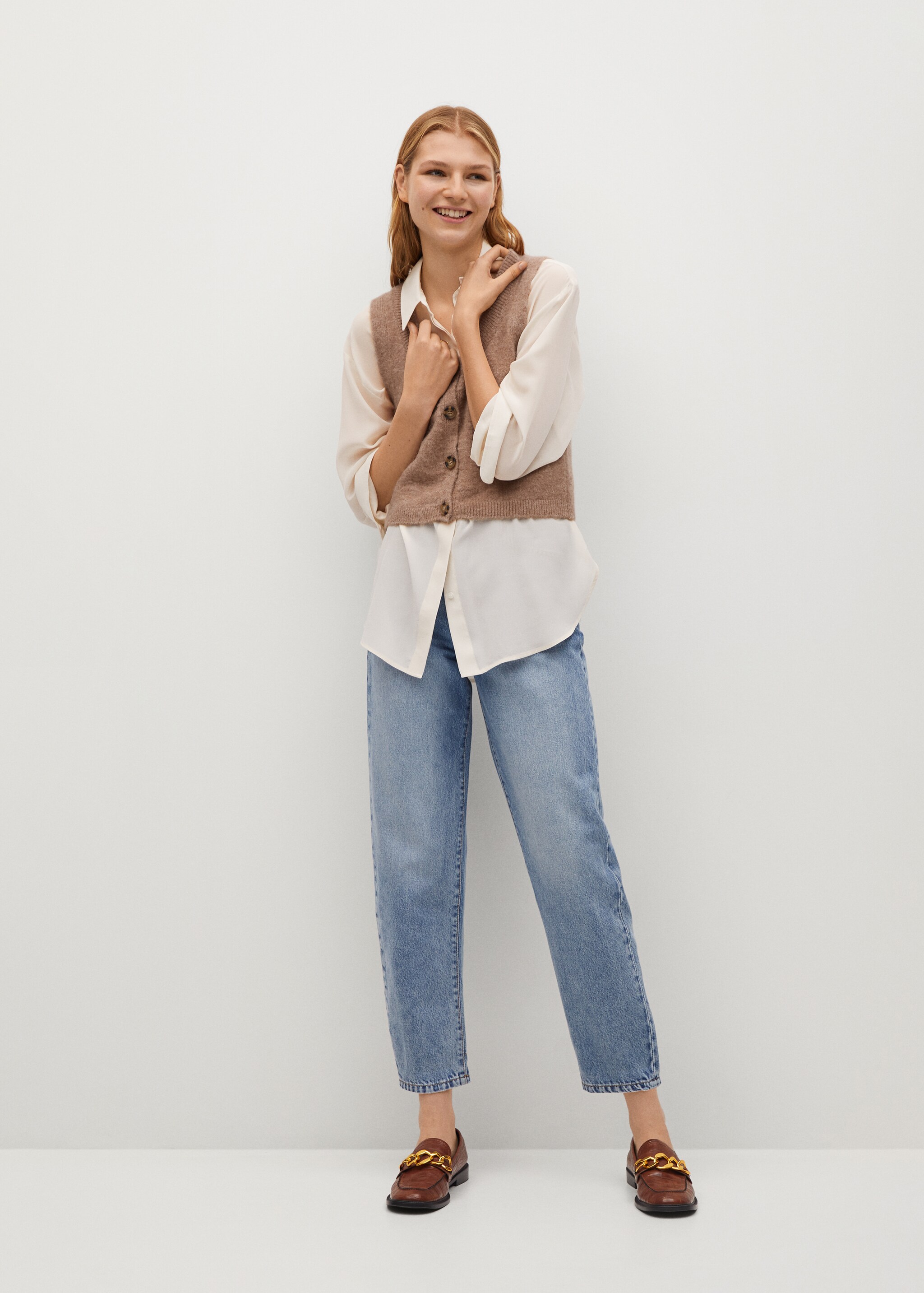 Knitted gilet with buttons - General plane