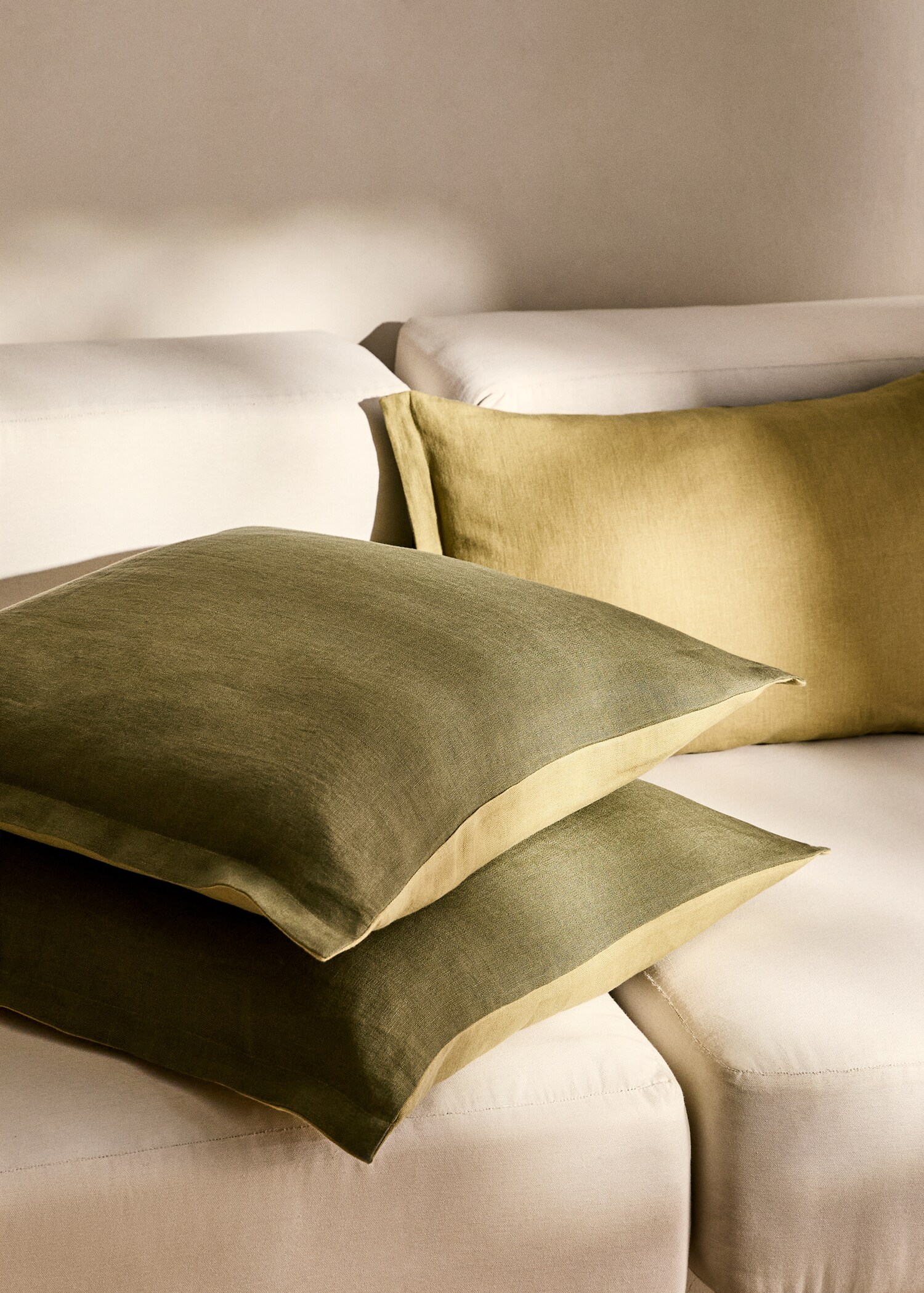 Bicolour linen cushion cover 60x60 cm - General plane