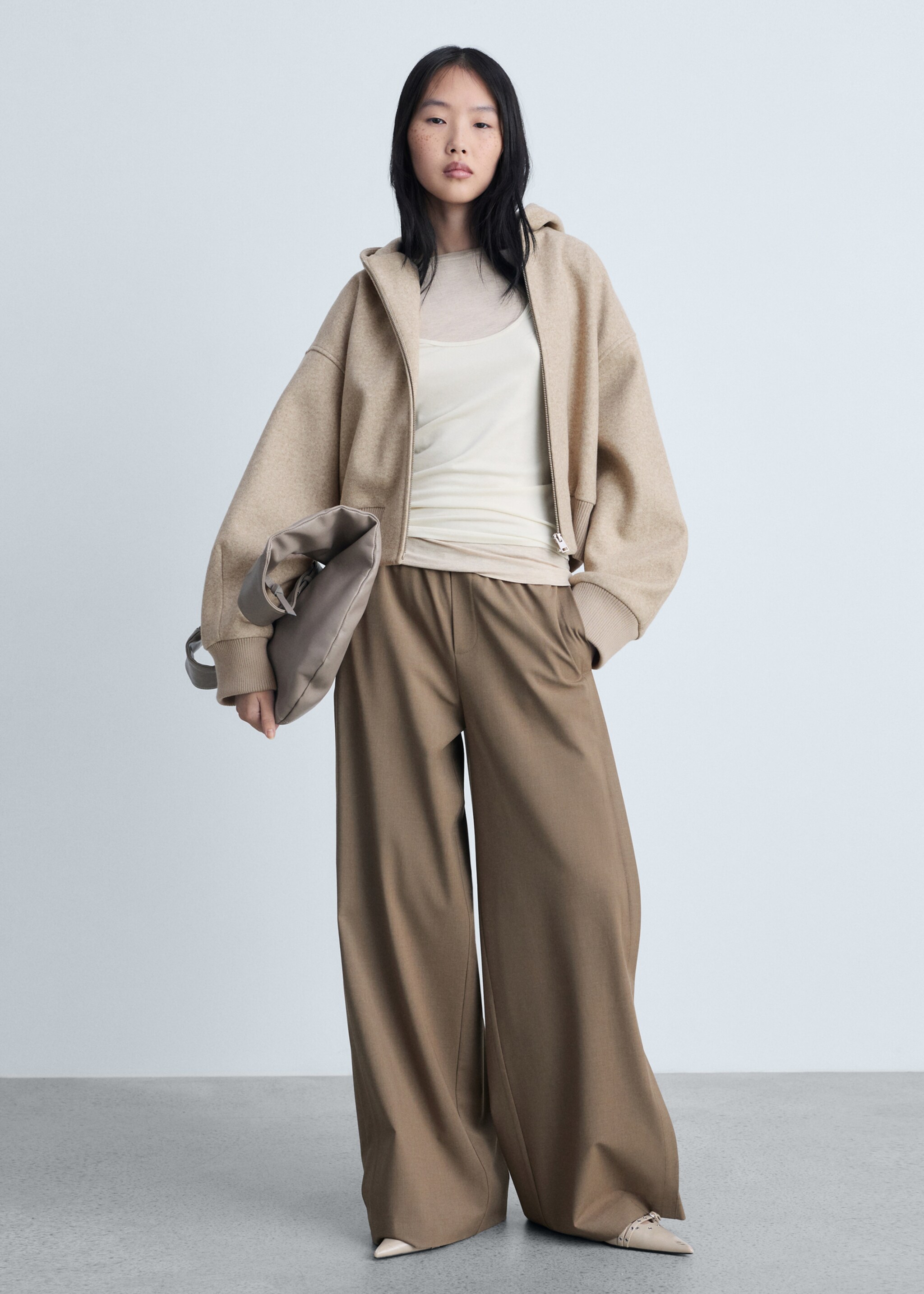 Oversized hooded jacket - General plane, Sand. Ref: 87043287-00.