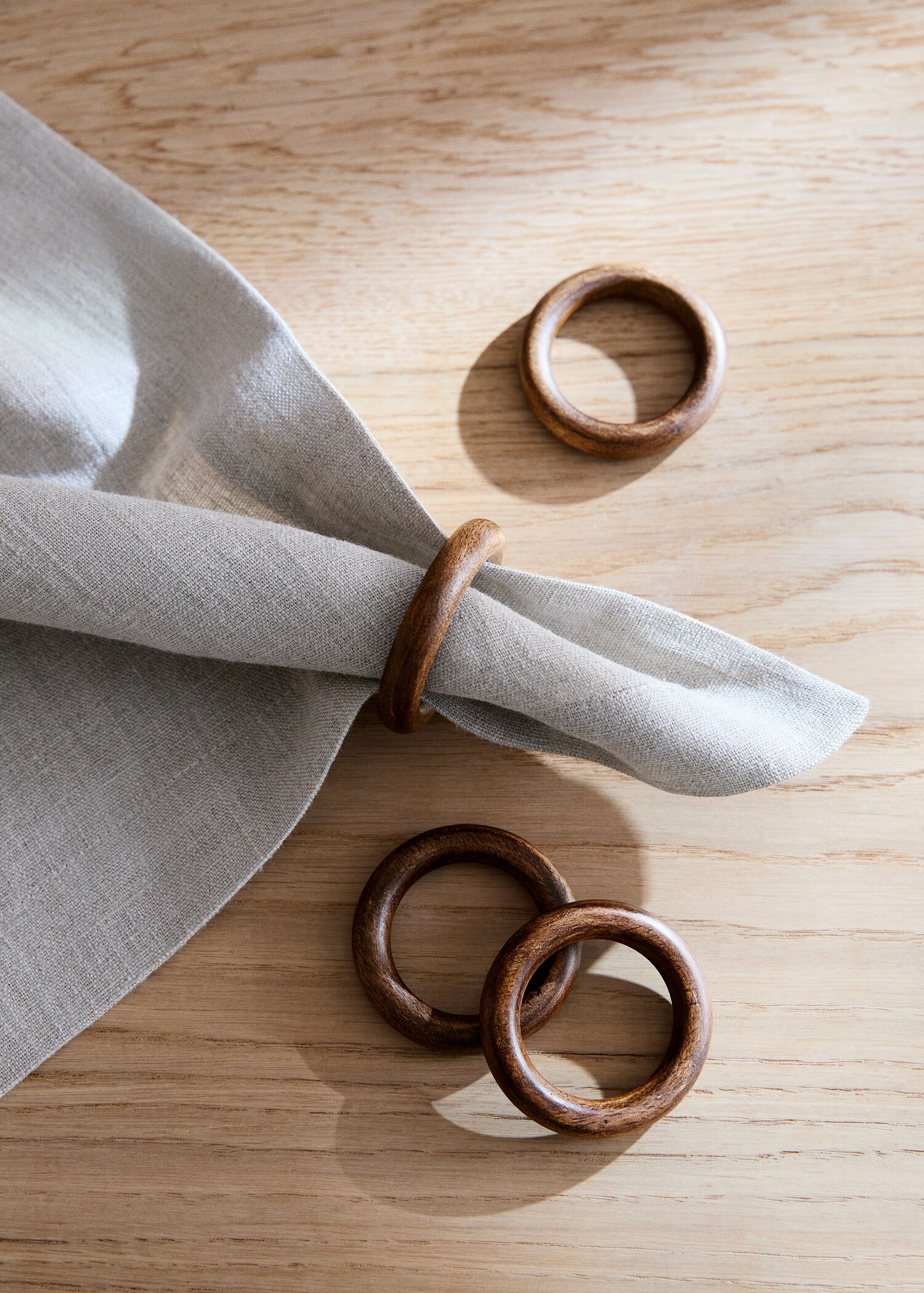 Wooden ring napkin holders - General plane