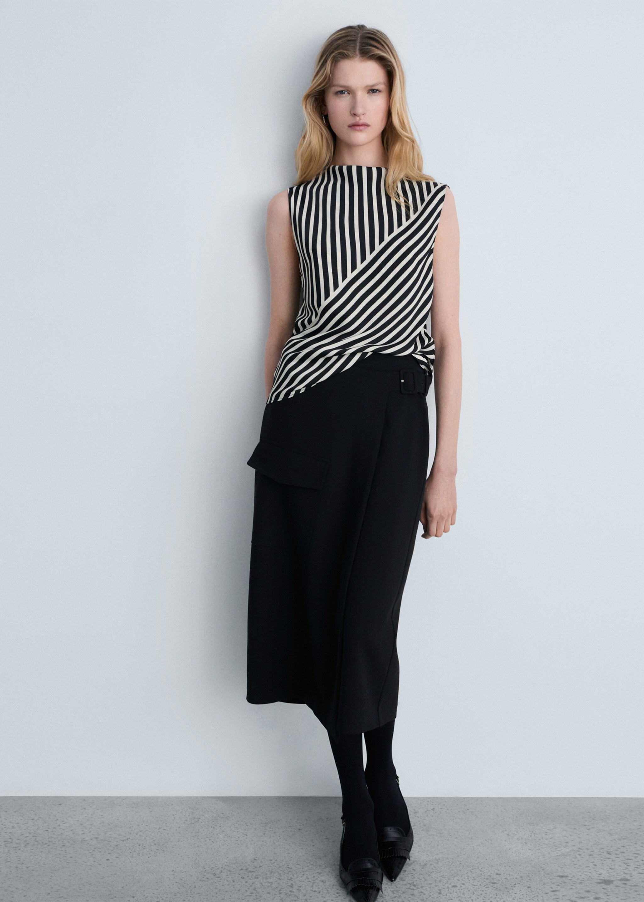 Striped perkins-neck blouse - General plane, Black. Ref: 87044091-00.