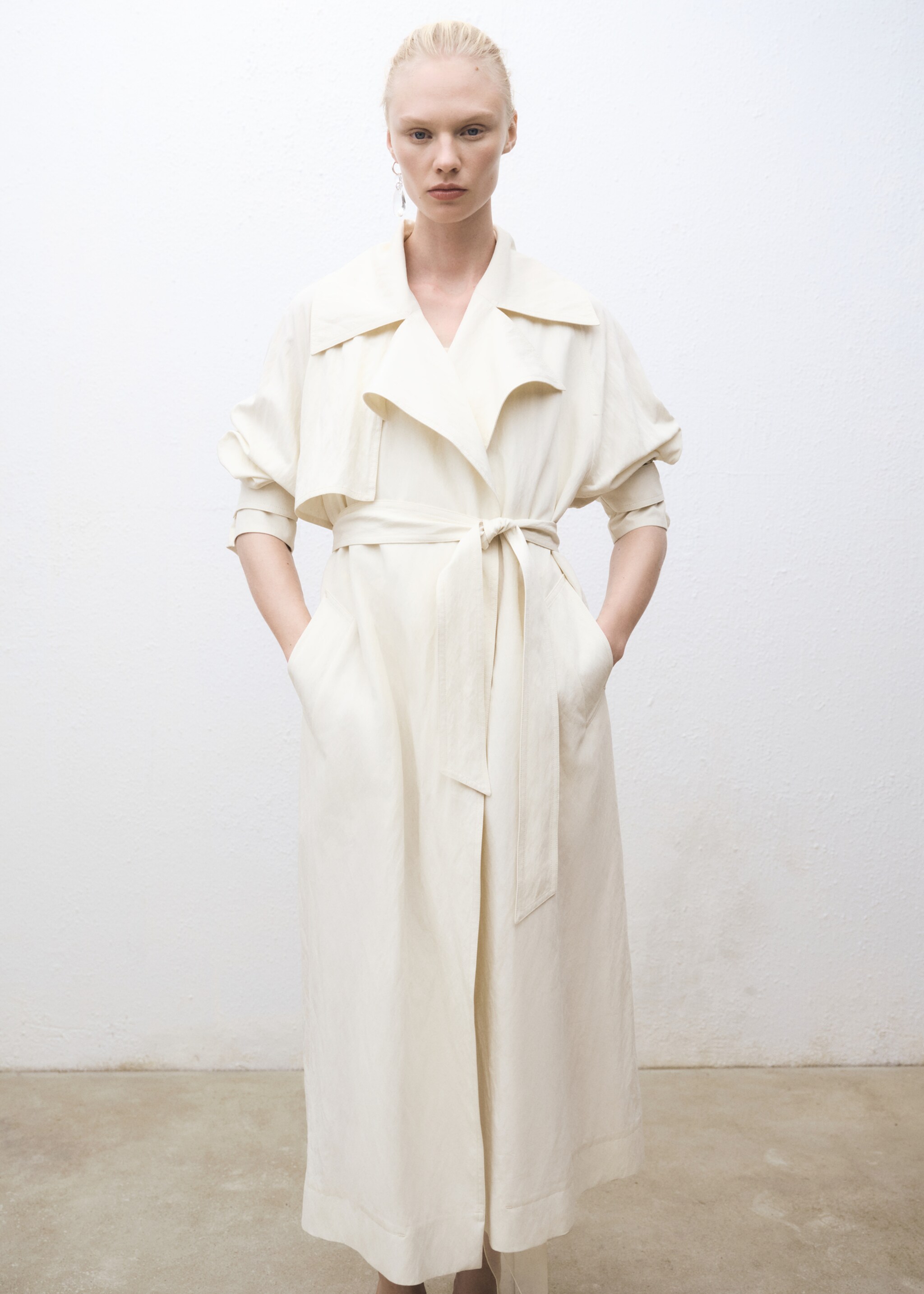 Oversized trench coat with lapels - General plane, Ecru. Ref: 87044425-00.