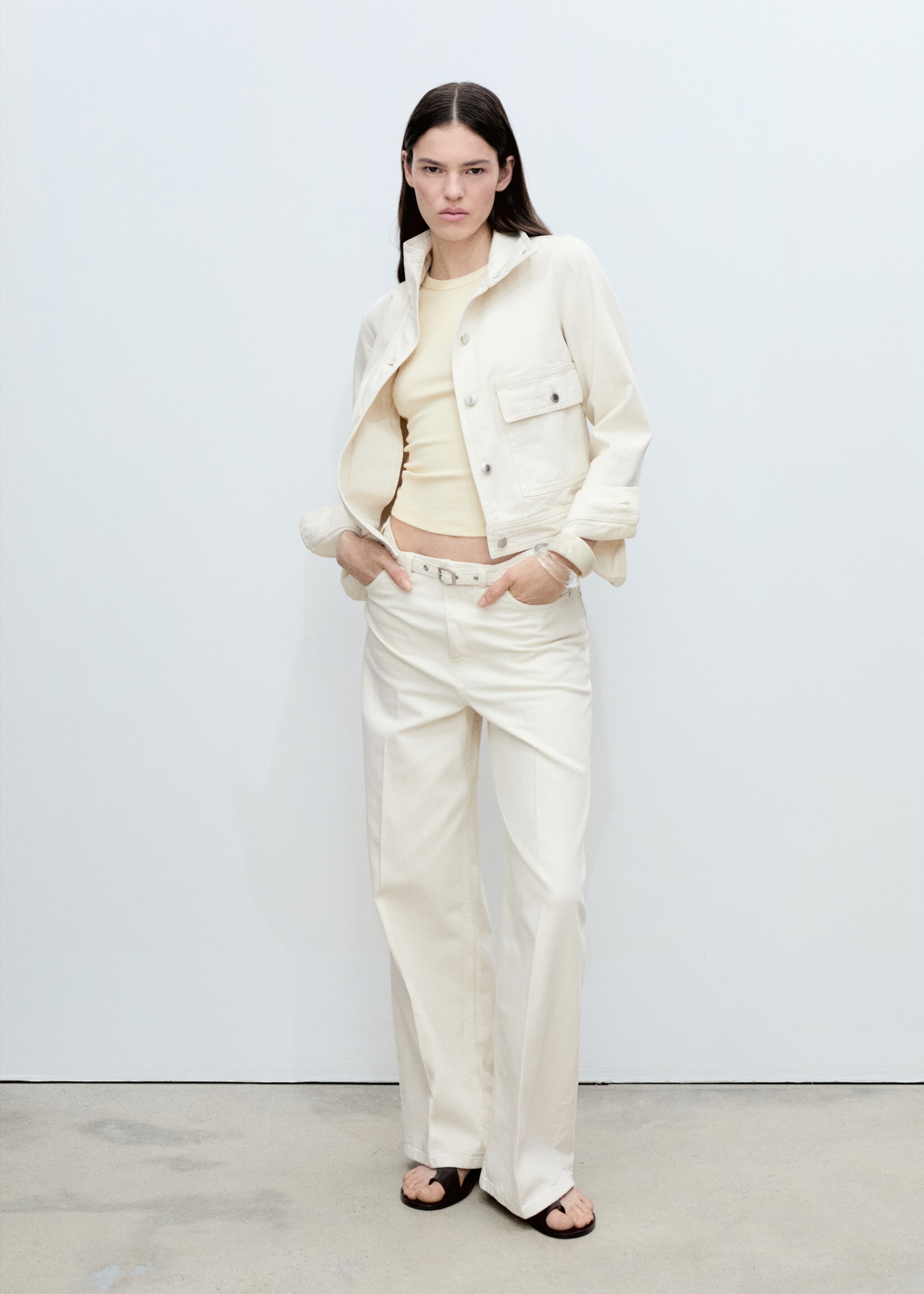 Wide-Leg-Jeans mit Gürtel - Allgemeine Ansicht, Cremeweiß. Ref: 87045743-00.