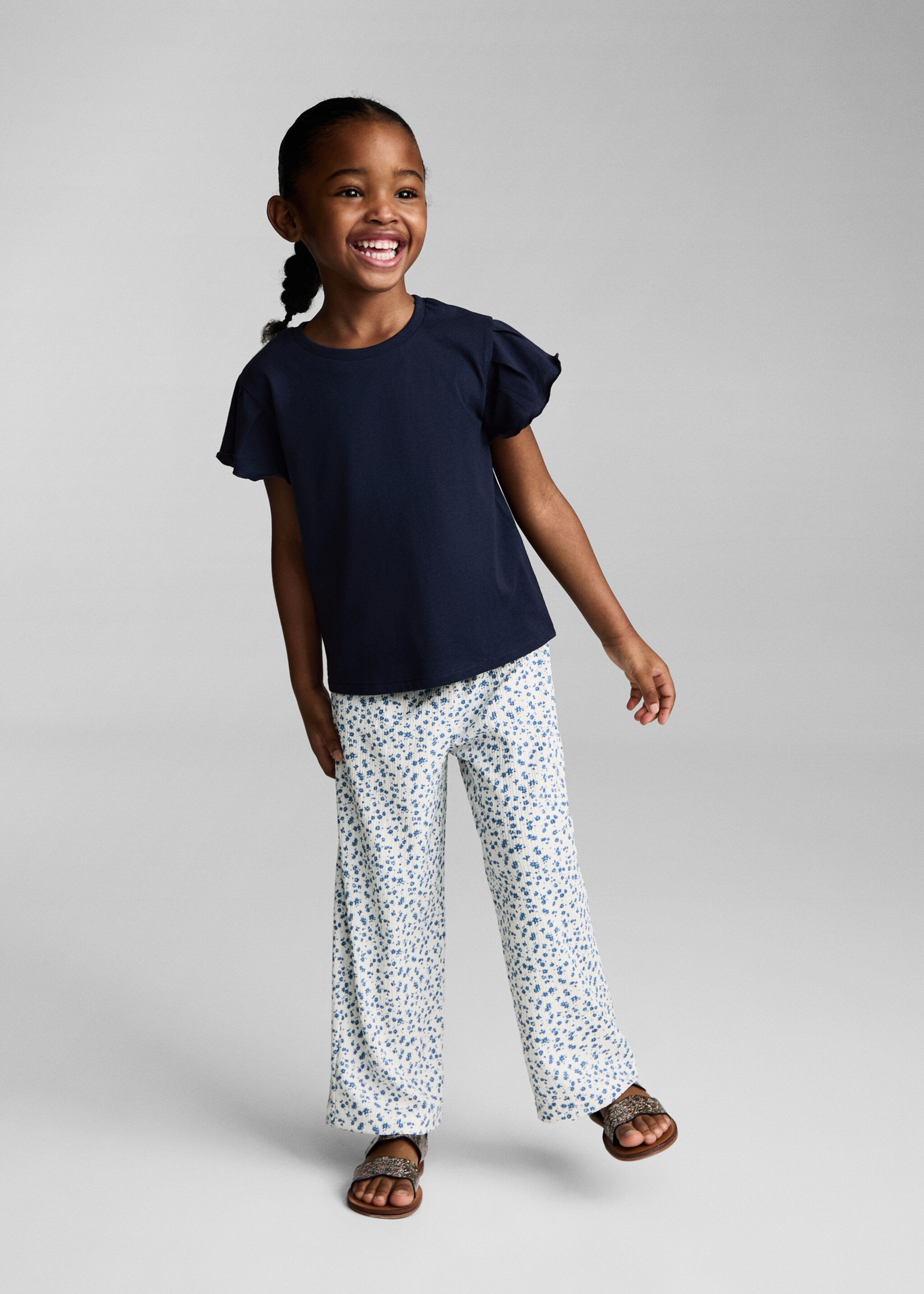 Spodnie z kwiatowym wzorem - Plan ogólny, Złamana biel. Ref: 87045977-00.