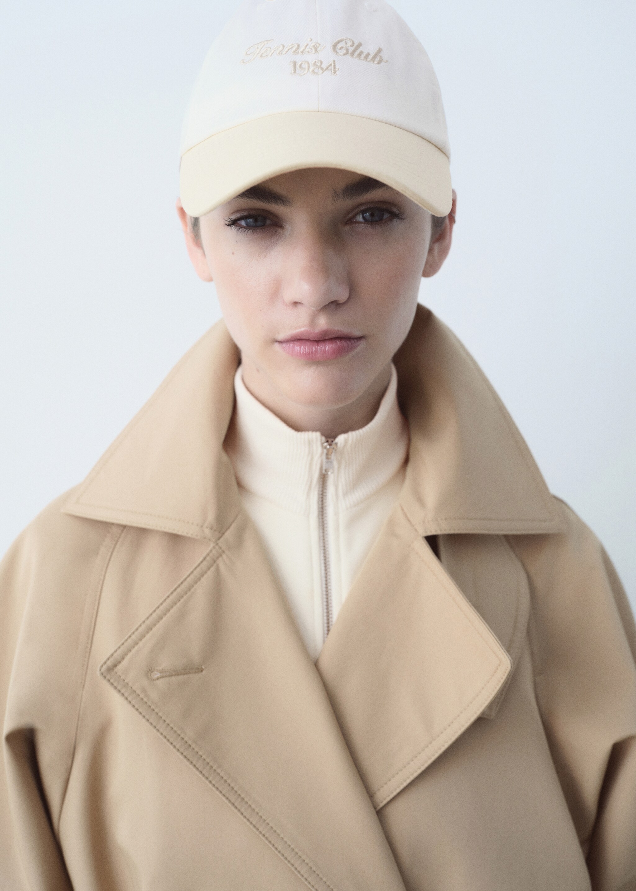 Contrast visor cap - General plane, Ecru. Ref: 87047707-00.