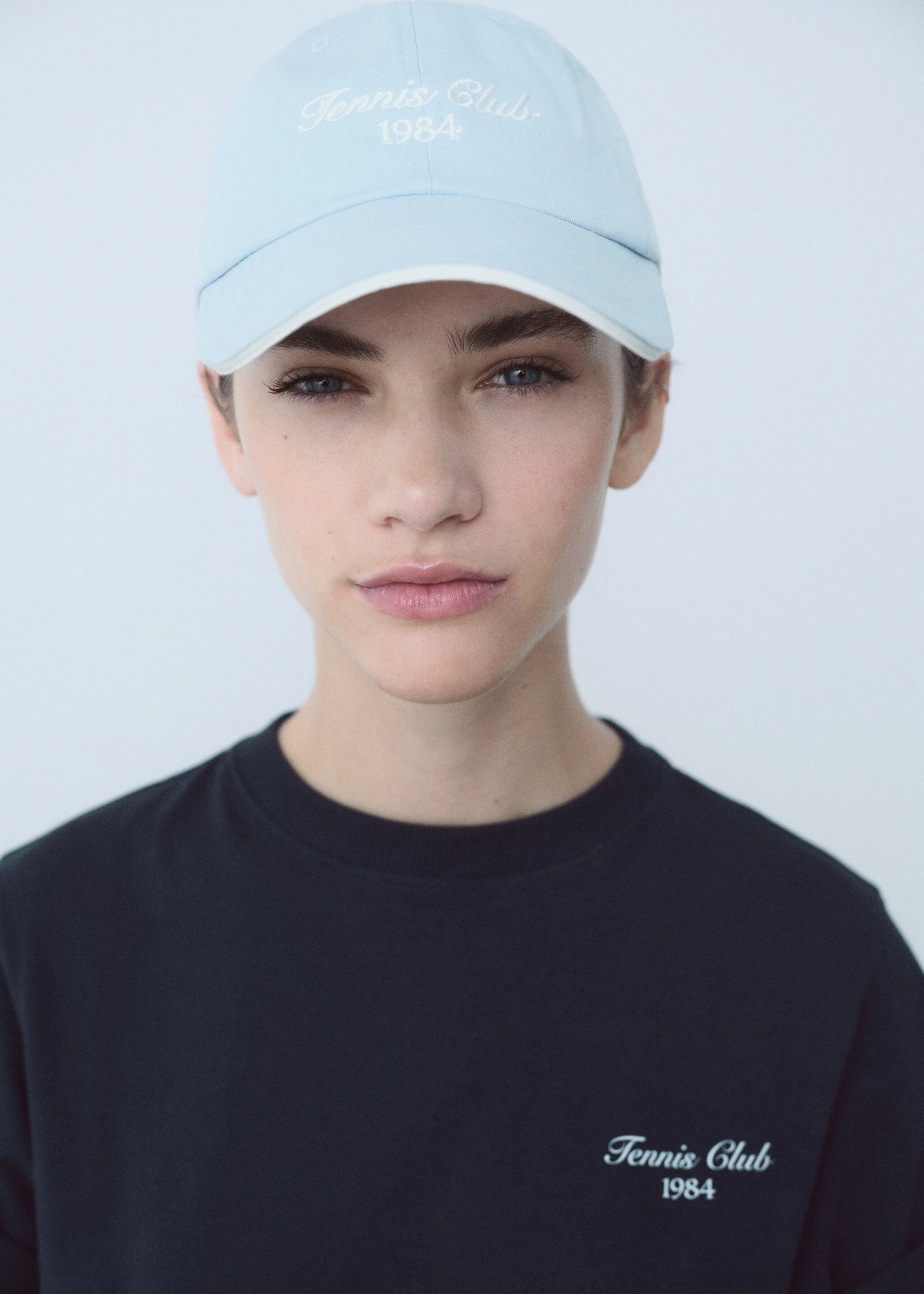 Skärmmössa i kontrastdesign - Allmän bild, Himmelblå. Ref: 87047707-00.